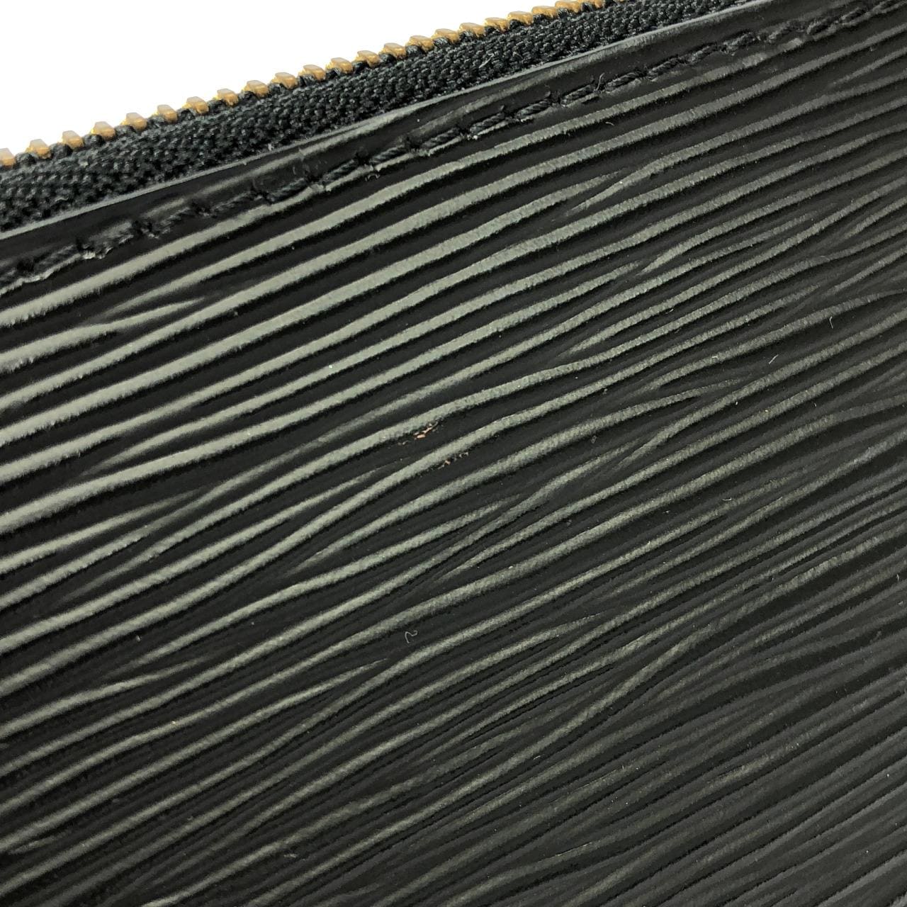 LOUIS VUITTON Pochette M52942 小斜揹包 Epi 5