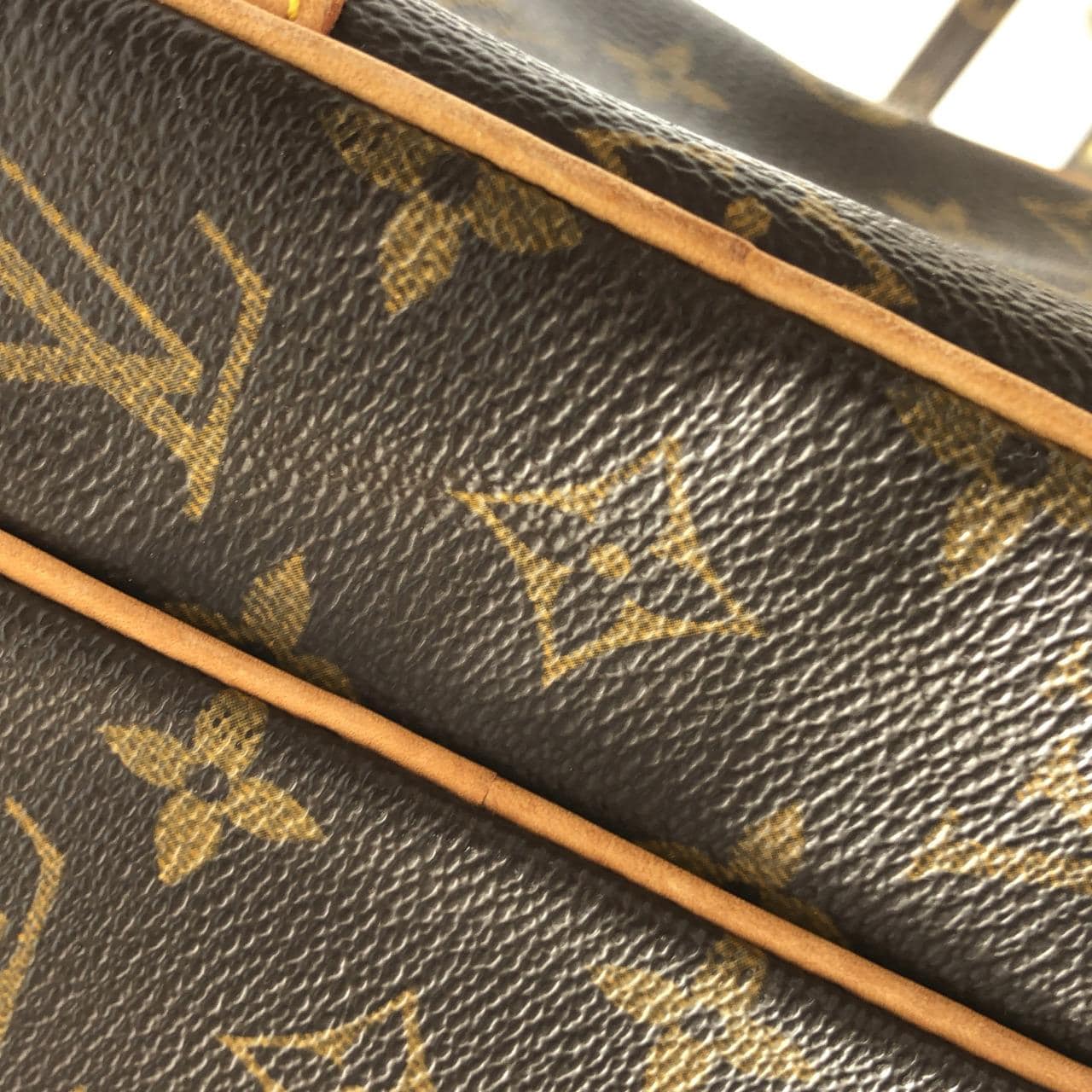 LOUIS VUITTON M45236 肩背包 Monogram 4