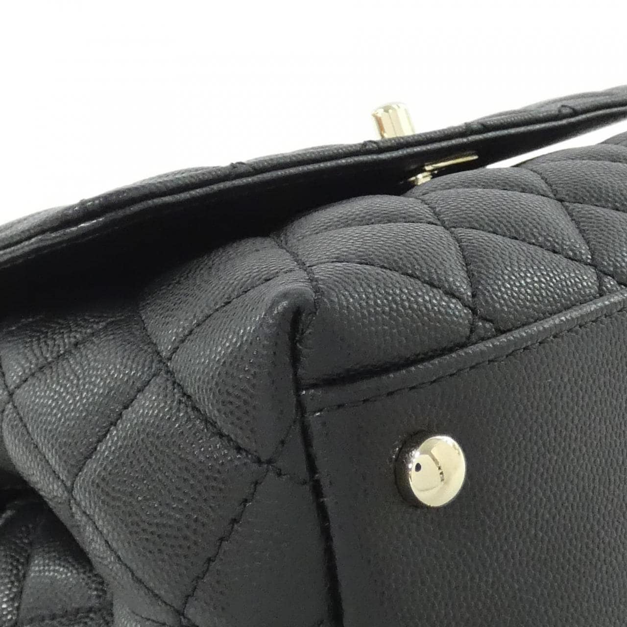 CHANEL Matelasse 92990 Handbag Grained Calfskin 3