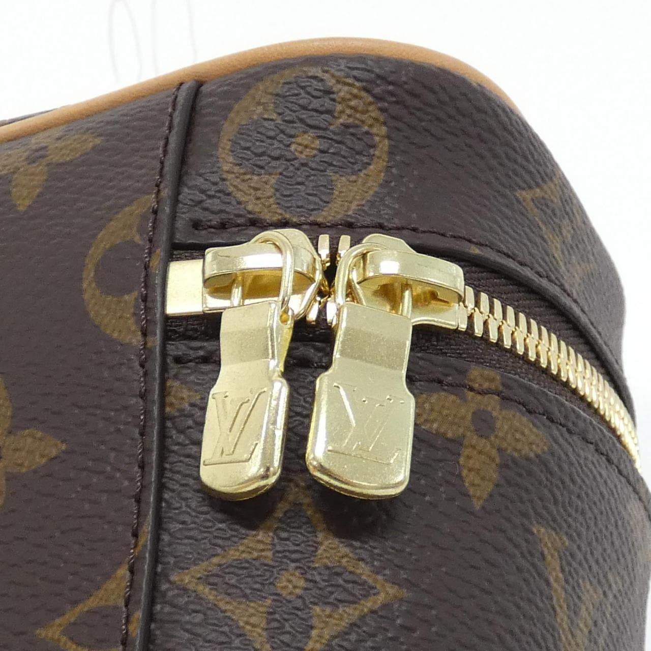 LOUIS VUITTON M44936 Pouch Monogram 4