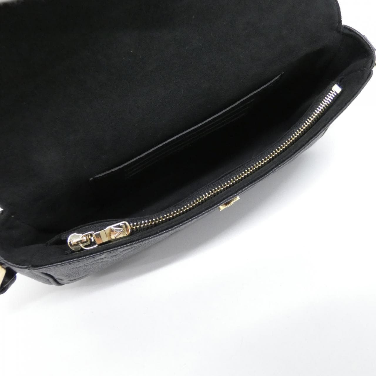 LOUIS VUITTON M82154 Shoulder Monogram 5