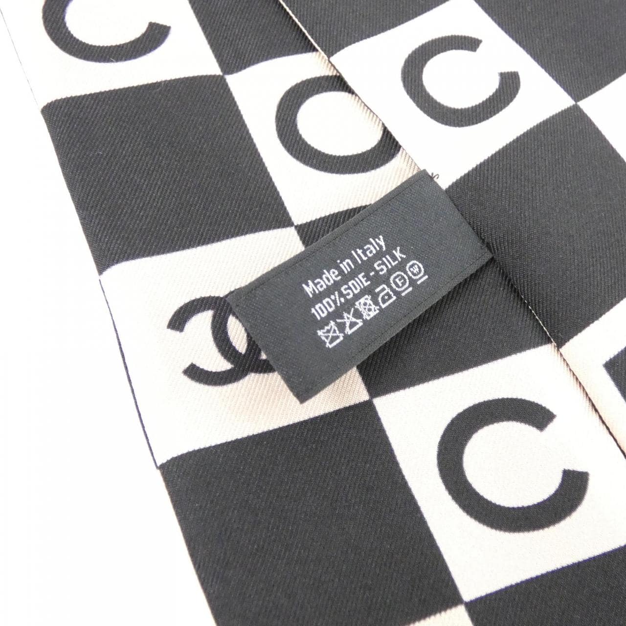 CHANEL AA8768 Accessories 3