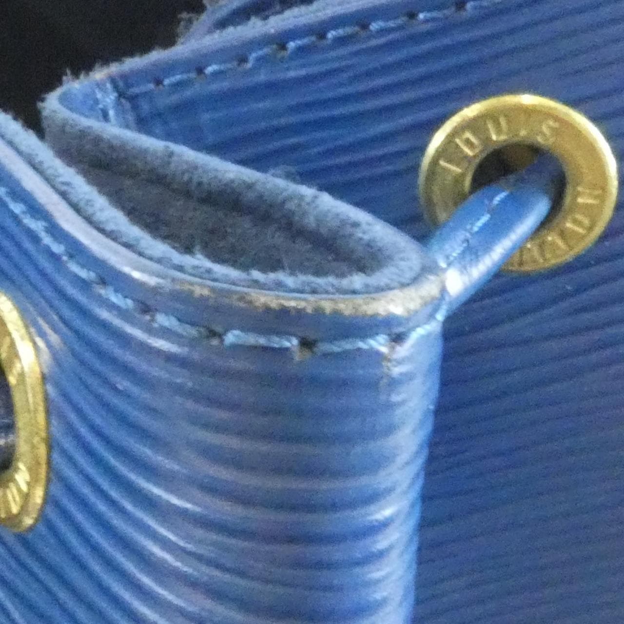 LOUIS VUITTON M44005 肩背包 Epi 5