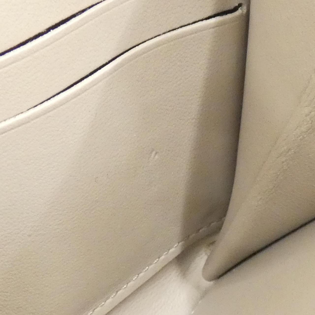 LOUIS VUITTON Mahina M69821 Wallet 5