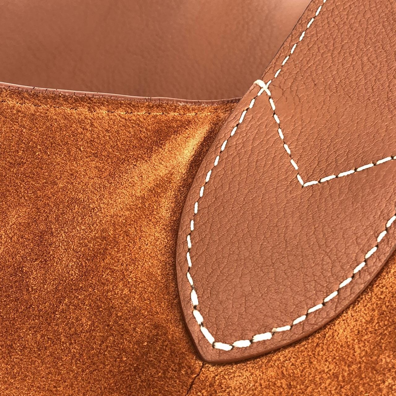 LOUIS VUITTON M24974 肩背包 4