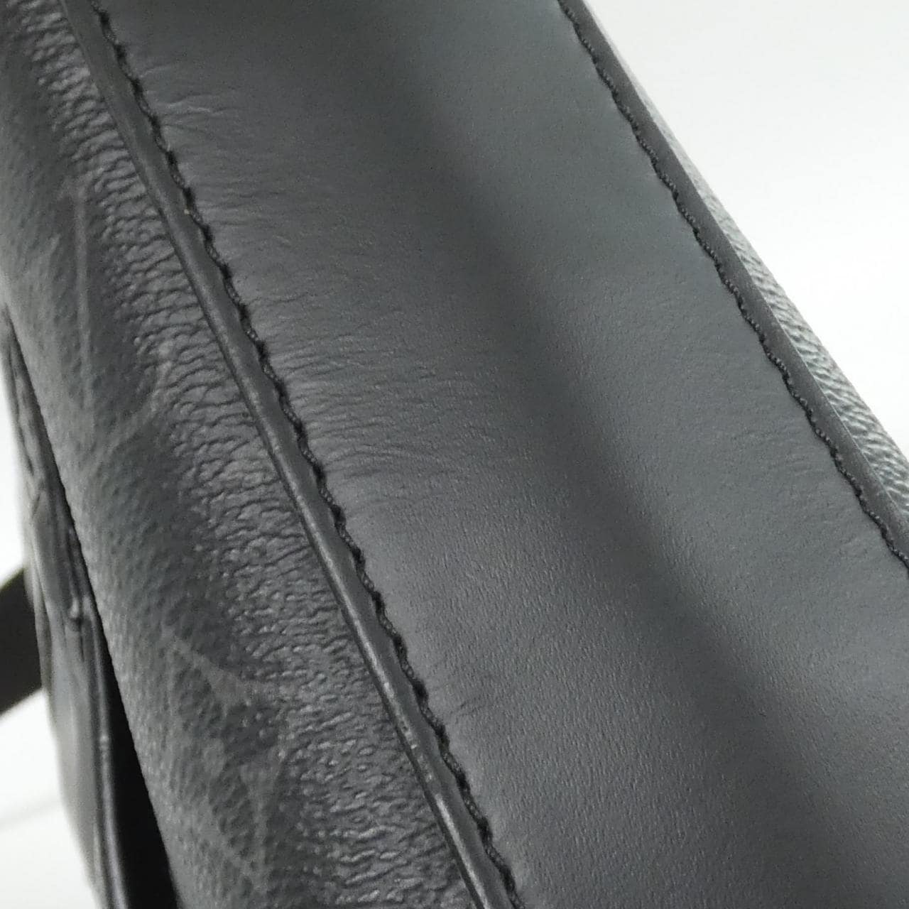 LOUIS VUITTON Eclipse M44223 Shoulder Monogram 5