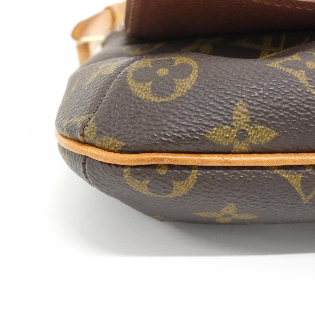 LOUIS VUITTON Musette M51258 Shoulder Monogram 3