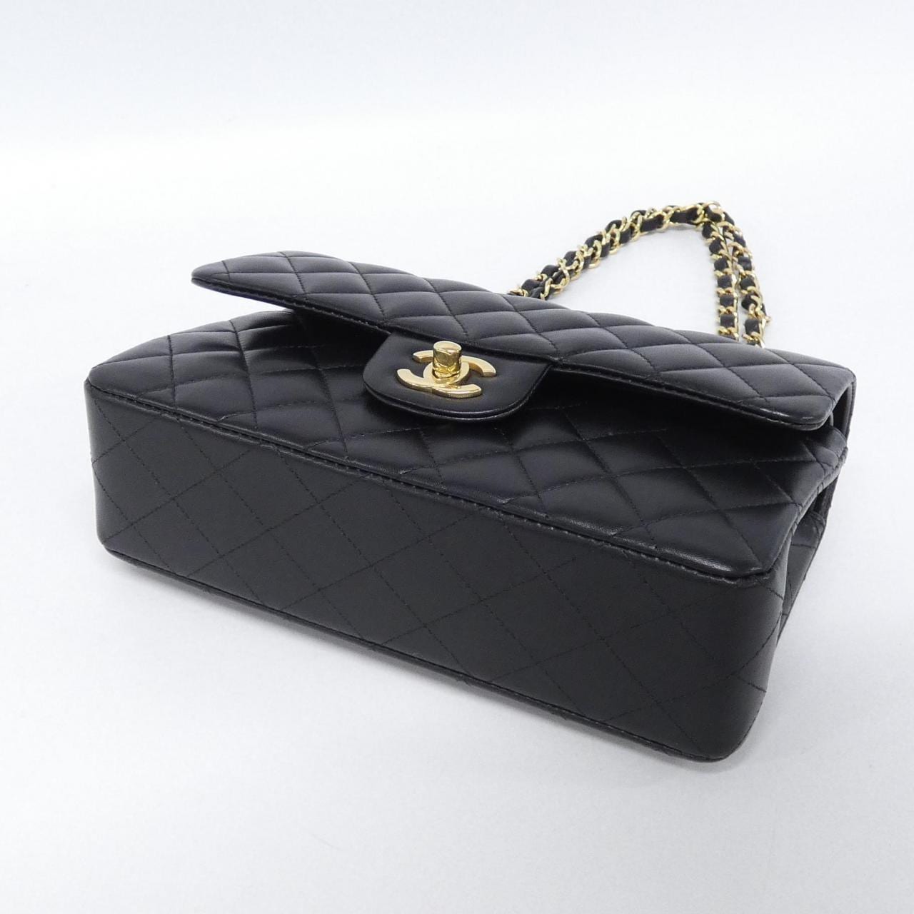 CHANEL Matelasse 1113 Shoulder Lambskin 3