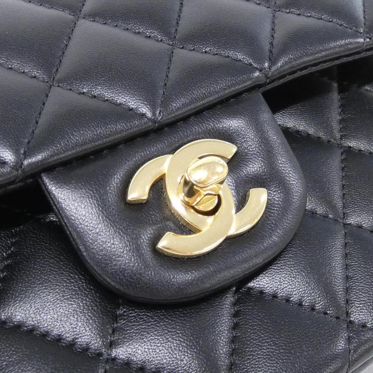 CHANEL Matelasse 1113 Shoulder Lambskin 5