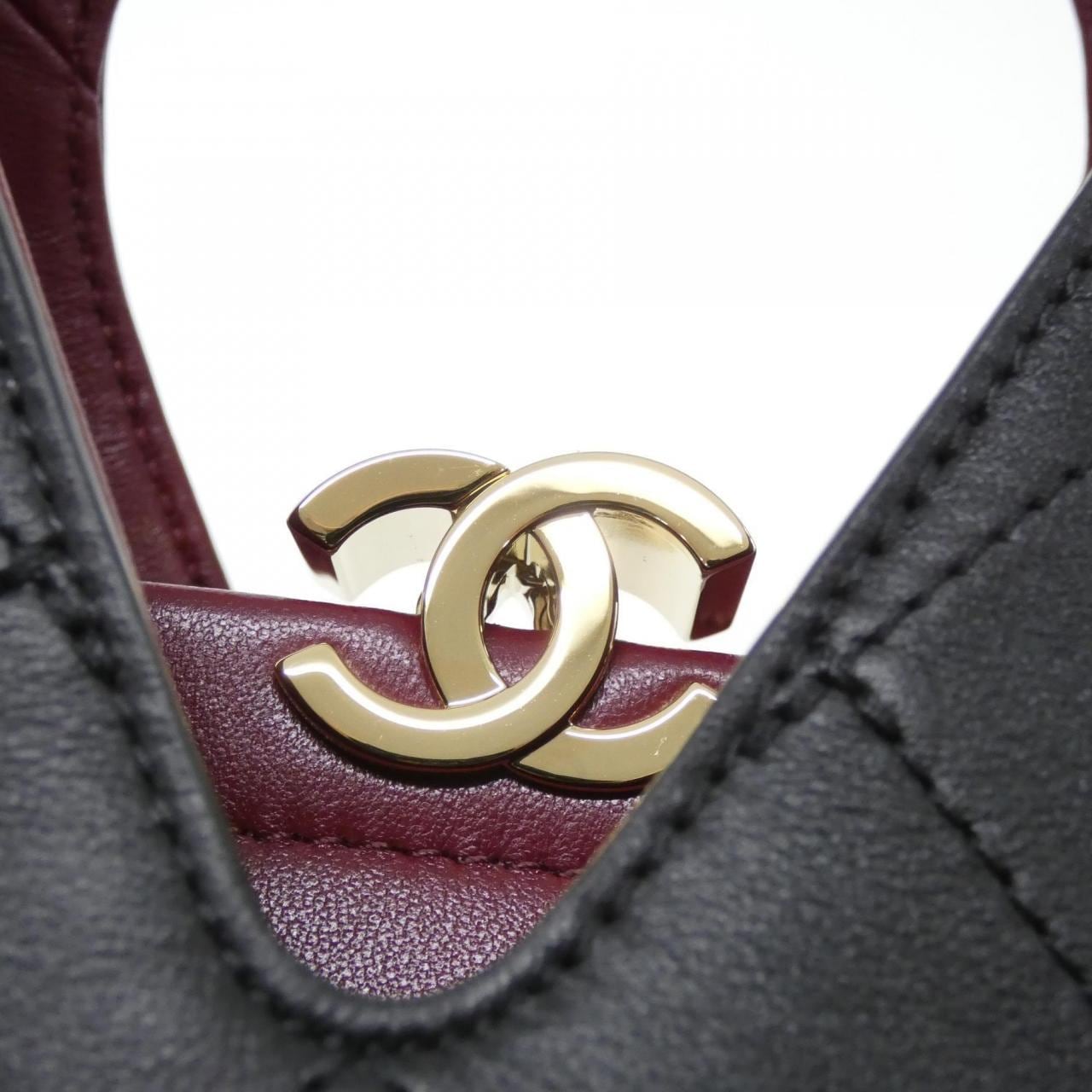 CHANEL AS6392 Handbag 4