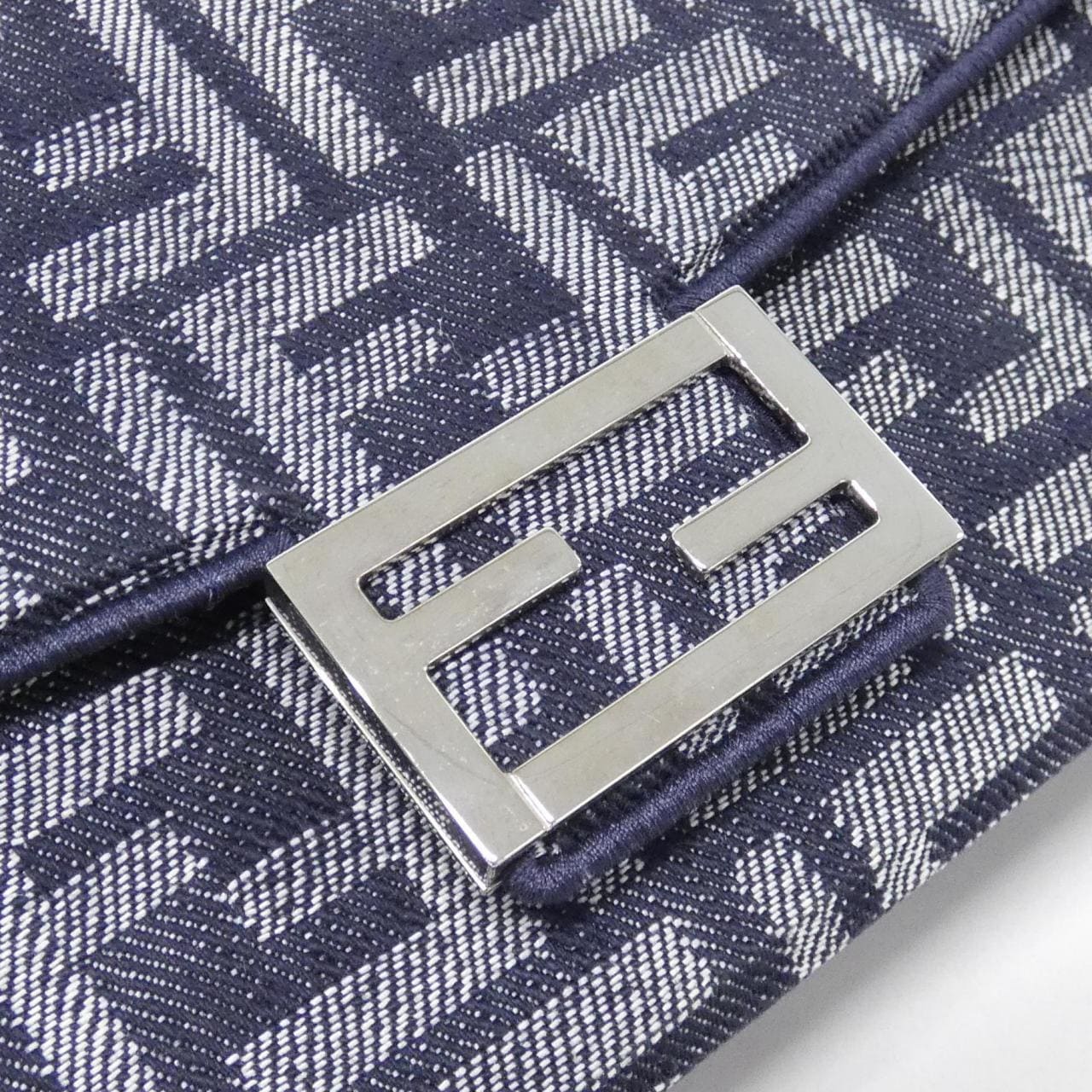 FENDI Baguette 7VA565 AMA9 Handbag Canvas 4