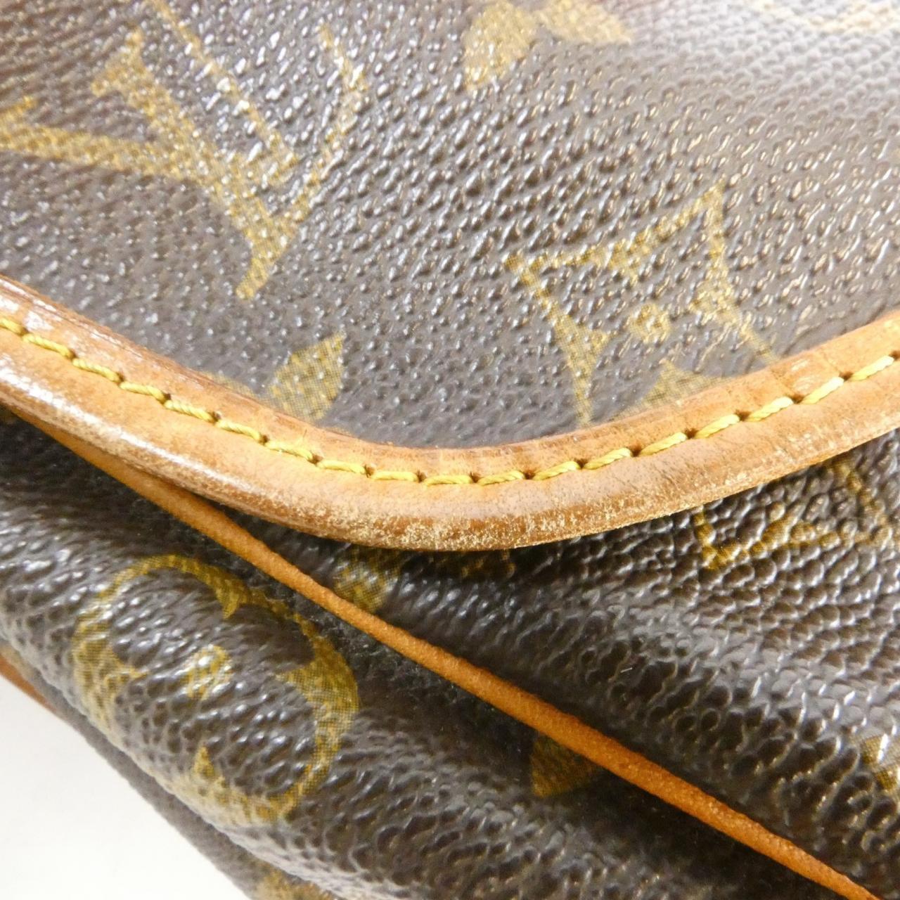 LOUIS VUITTON Saumur M42256 Shoulder Monogram 3