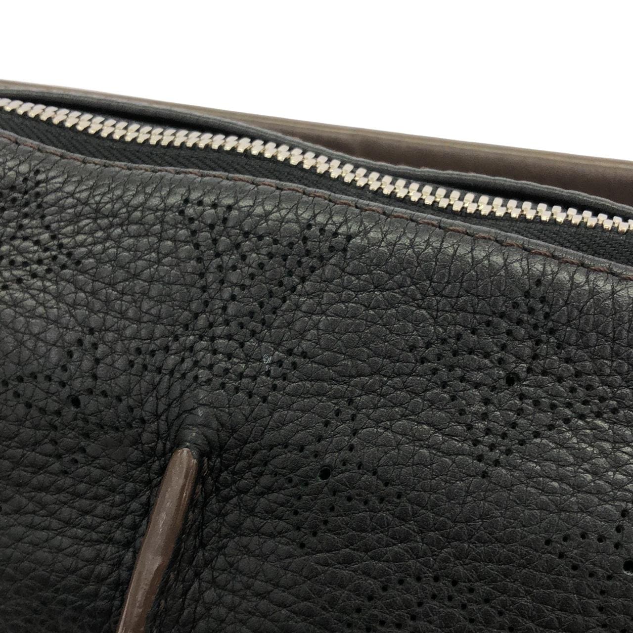 LOUIS VUITTON Mahina M94314 肩背包 4