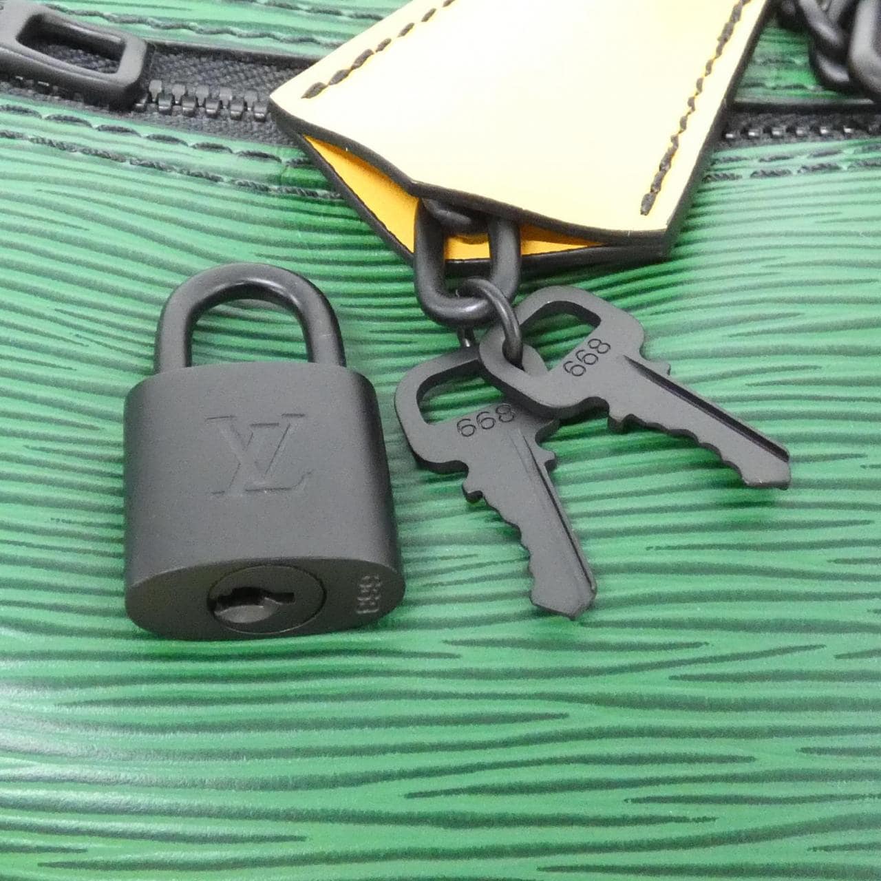 LOUIS VUITTON Keepall M55571 波士頓包 Epi 5