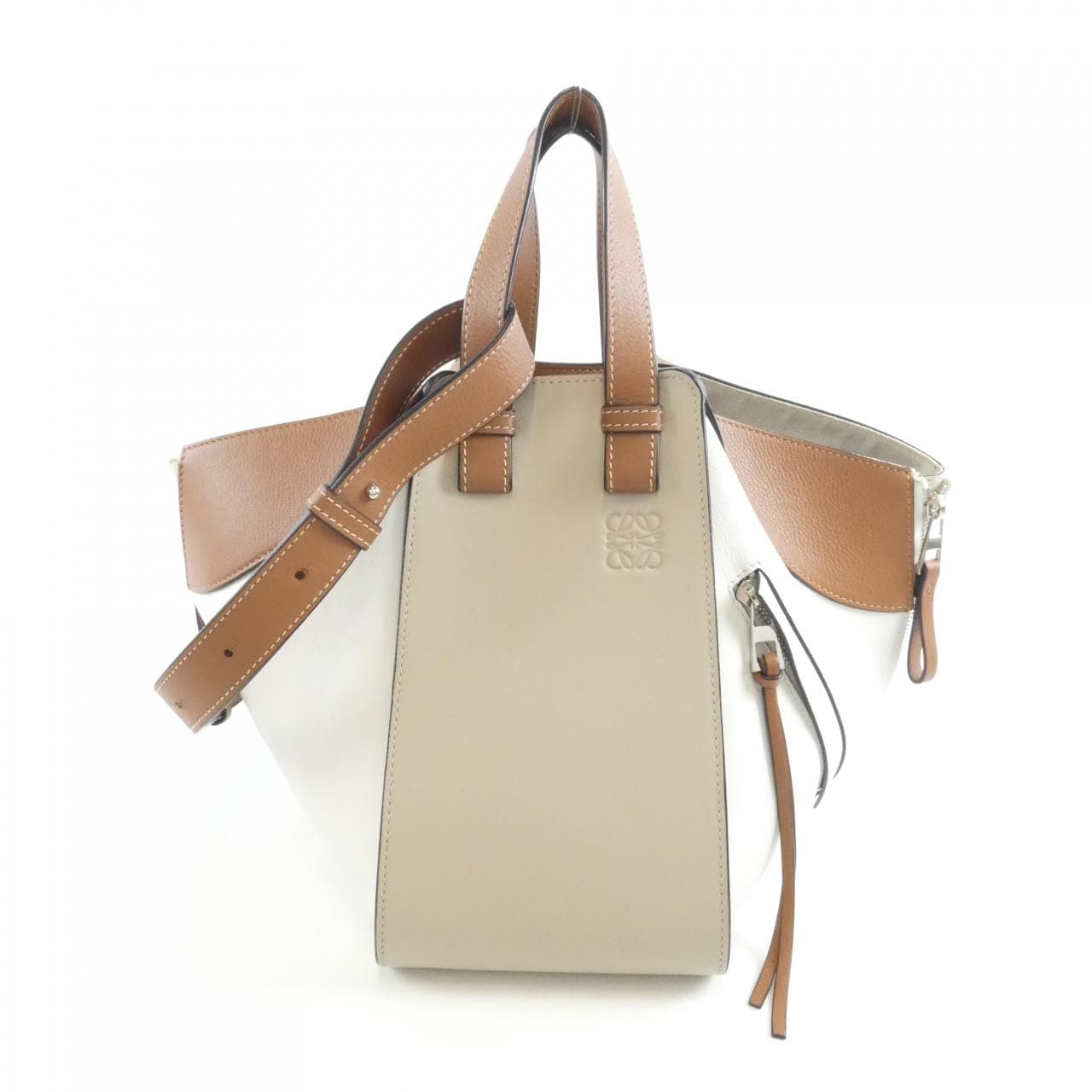 LOEWE Hammock 326 30KS35 肩背包