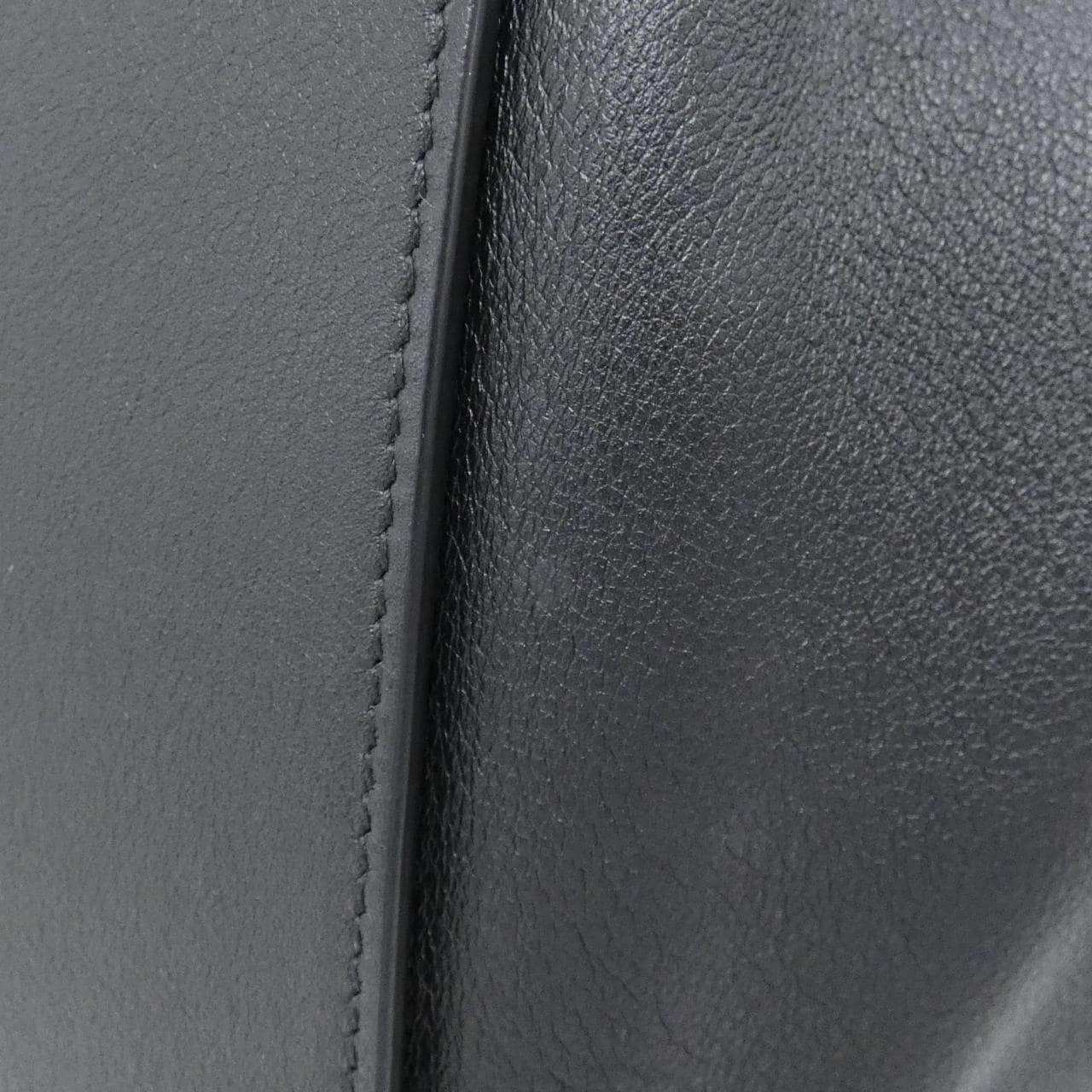 LOEWE Hammock 387 30 S35 肩背包 3