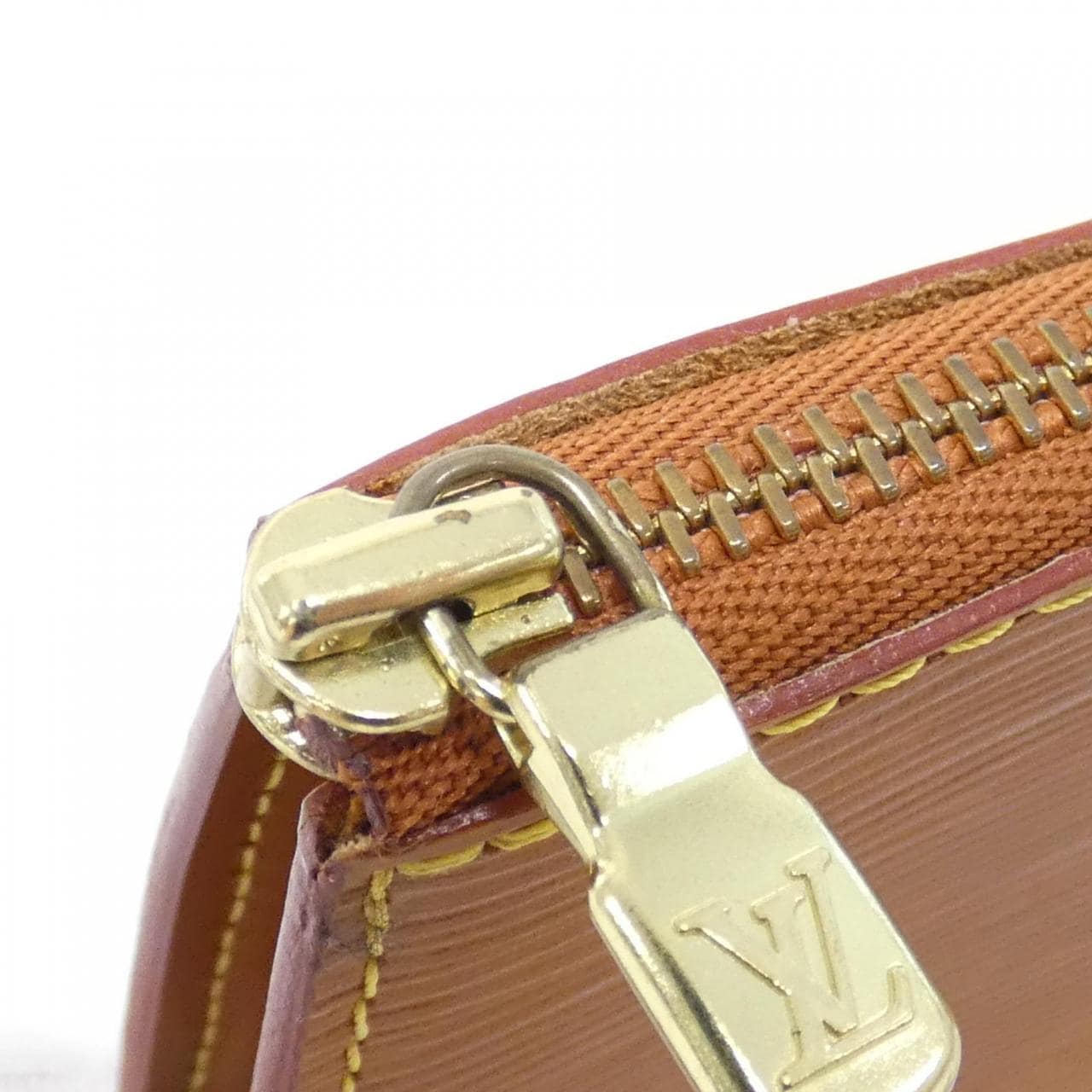 LOUIS VUITTON Pochette M52948 小斜揹包 Epi 5