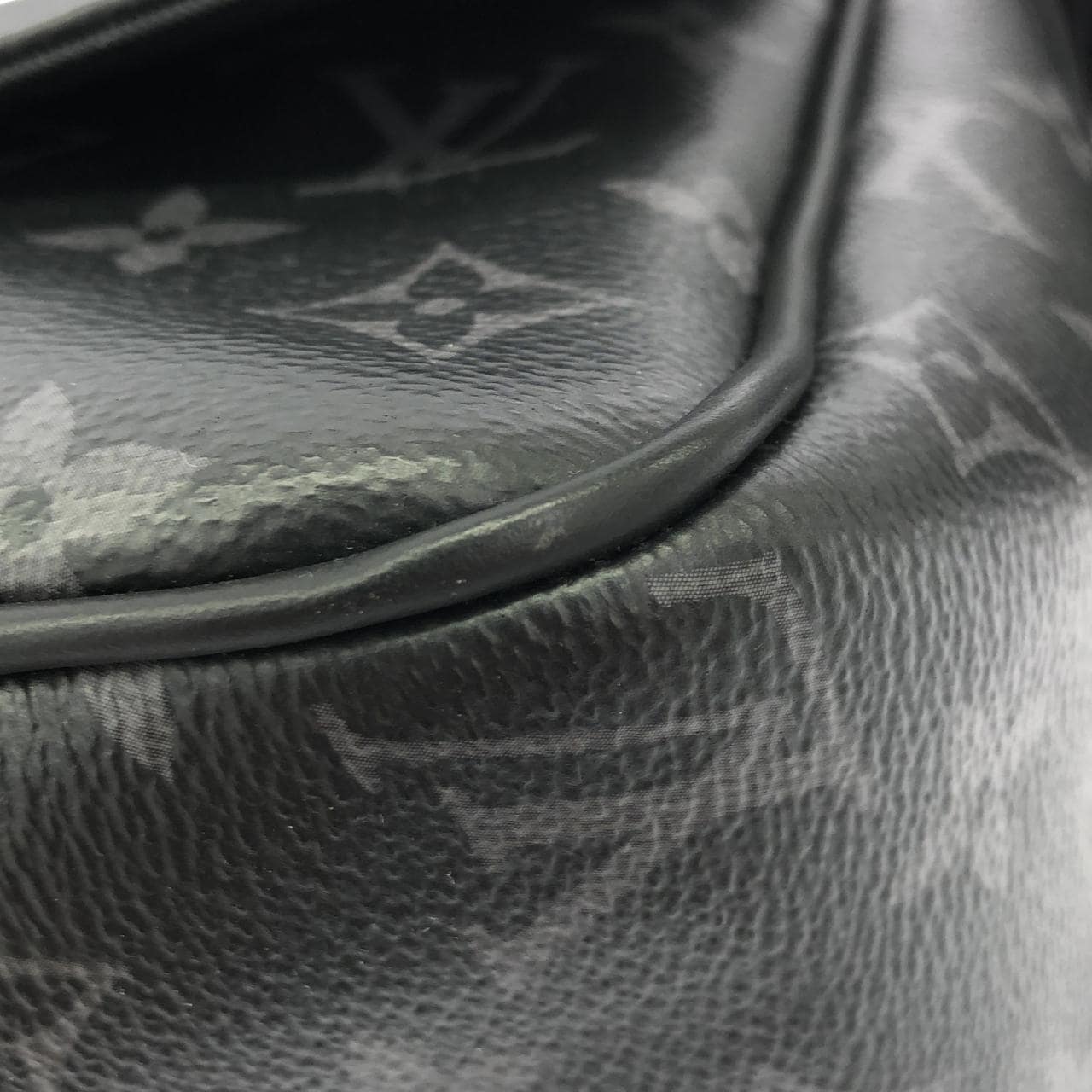 LOUIS VUITTON Eclipse M46685 Shoulder Monogram 3