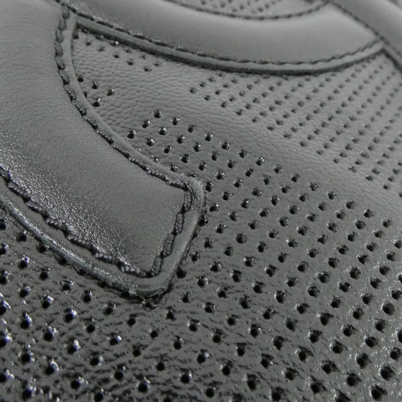 CHANEL 33936 Handbag 4