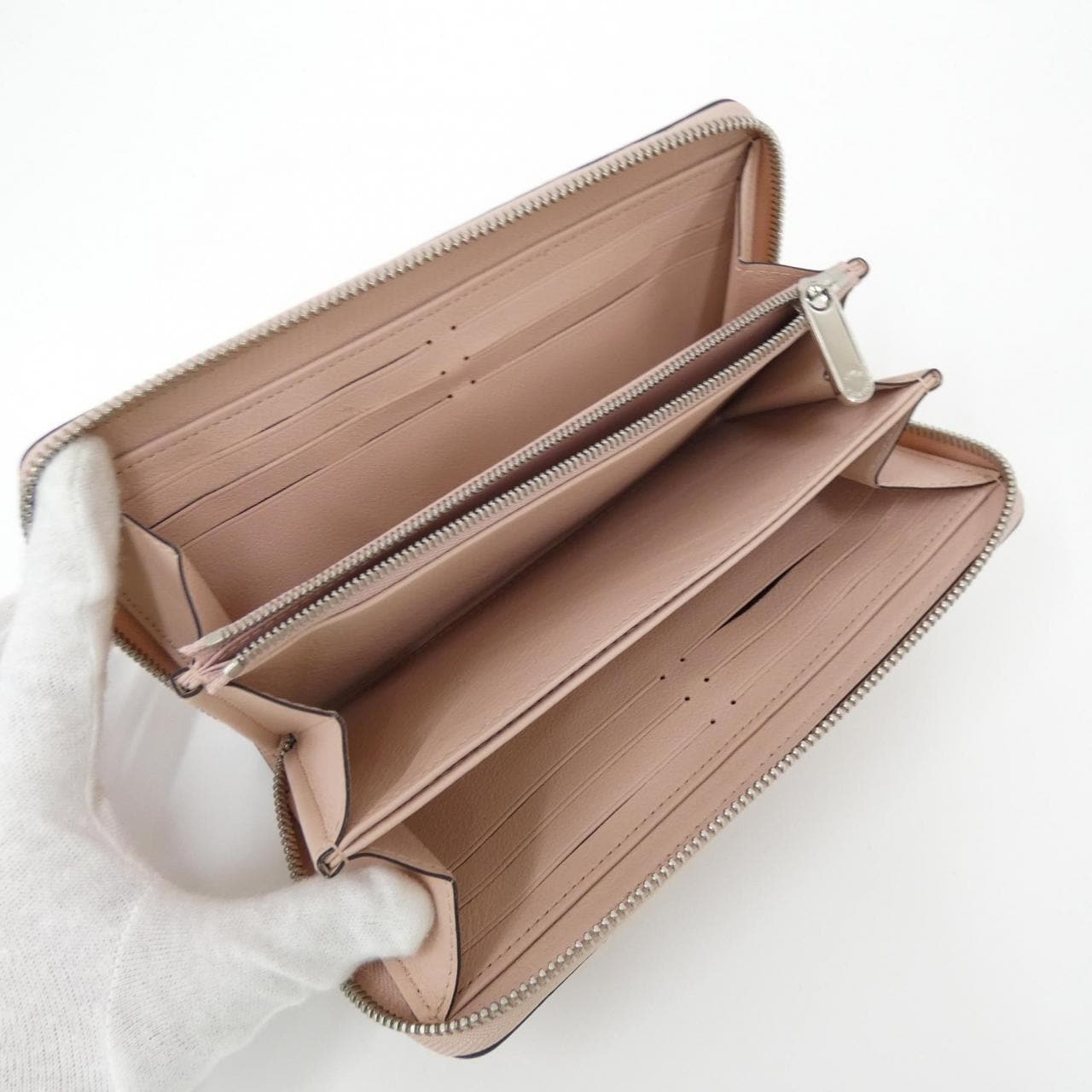 LOUIS VUITTON Mahina M61868 Wallet 4