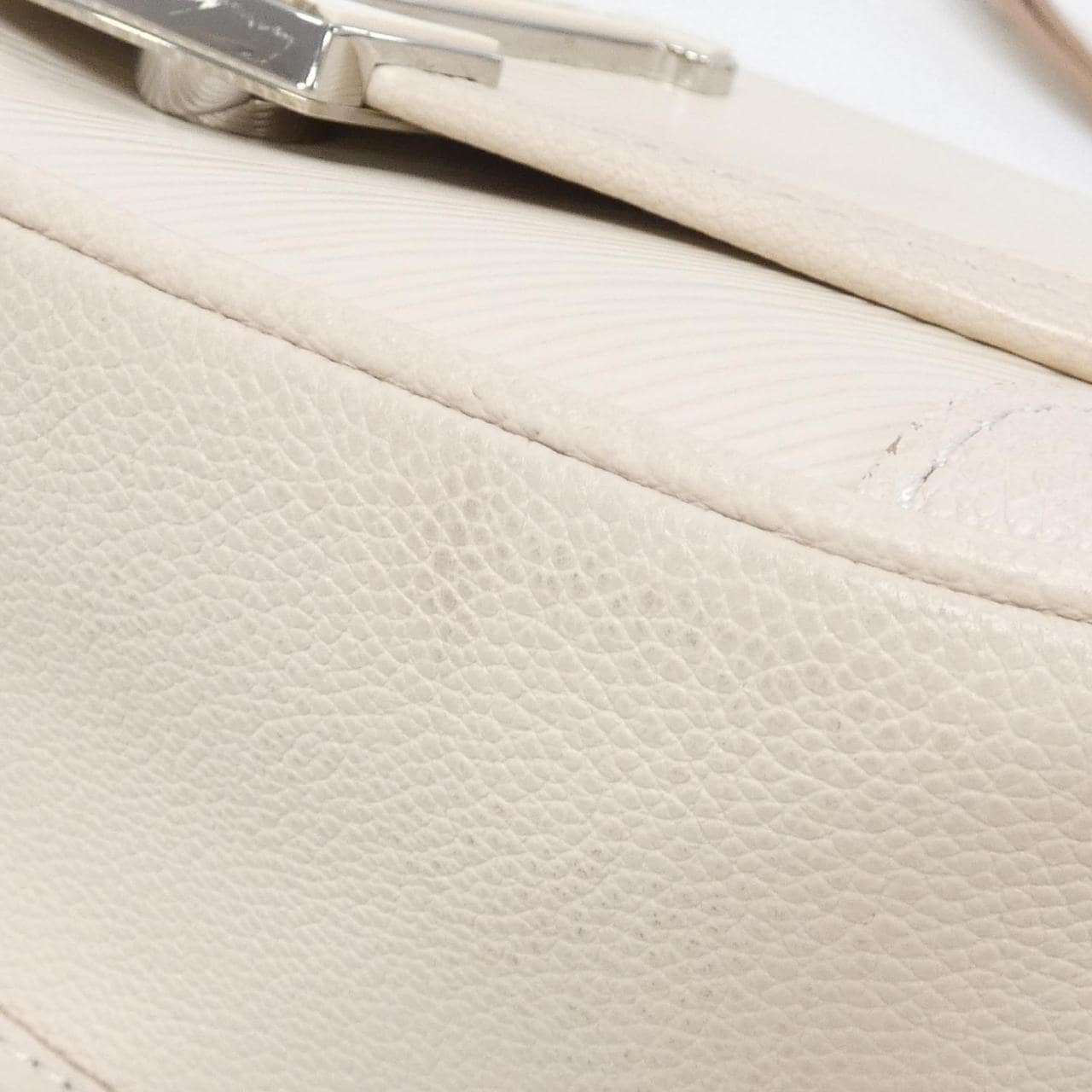 LOUIS VUITTON M59457 Shoulder Epi 3