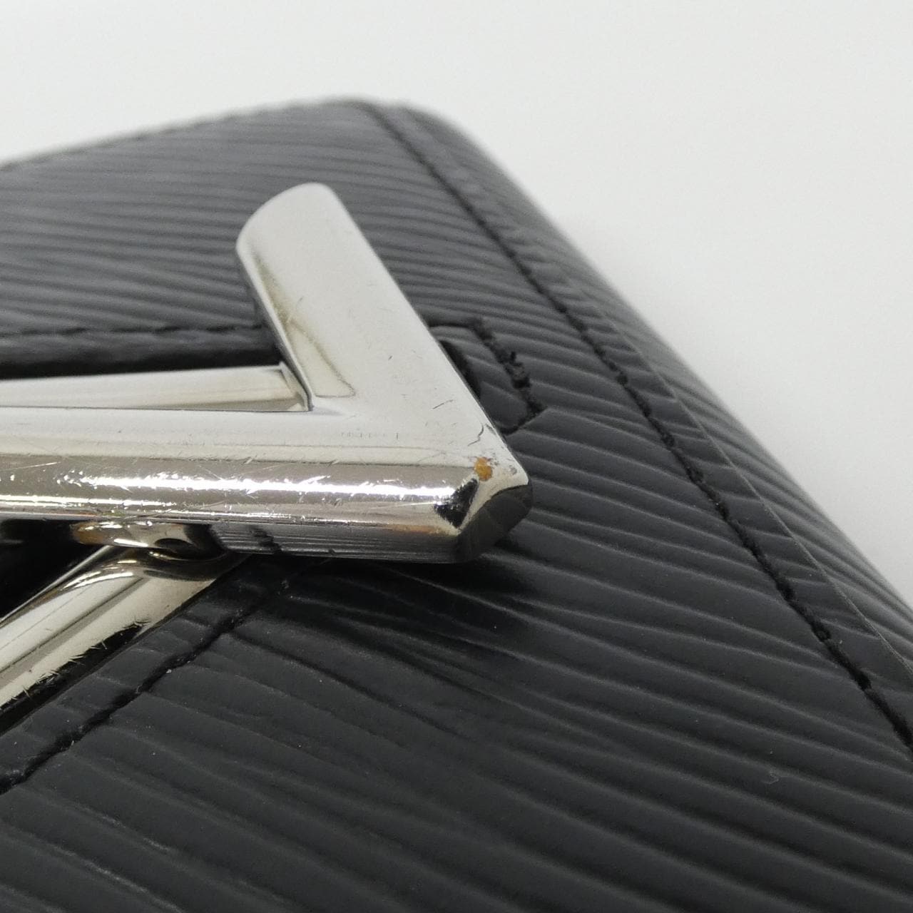 LOUIS VUITTON Twist M64414 銀包 Epi 3