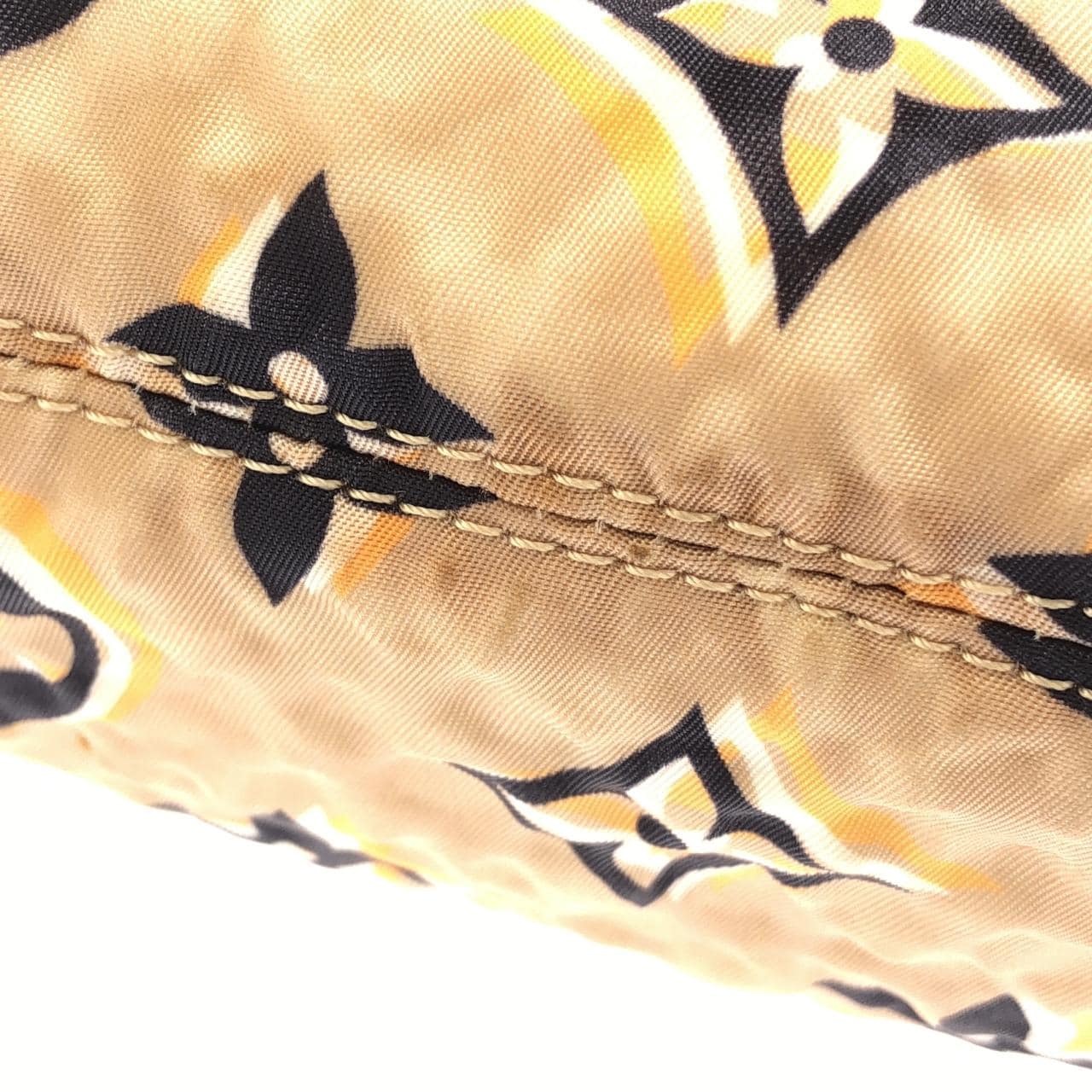 LOUIS VUITTON M40239 肩背包 尼龍 4