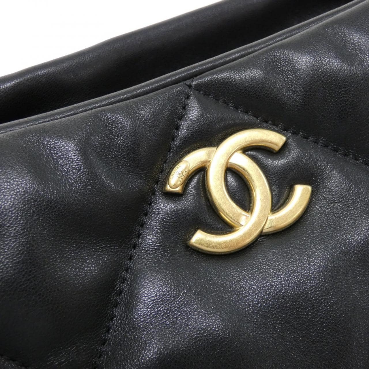 CHANEL AS5740 Shoulder Lambskin 4