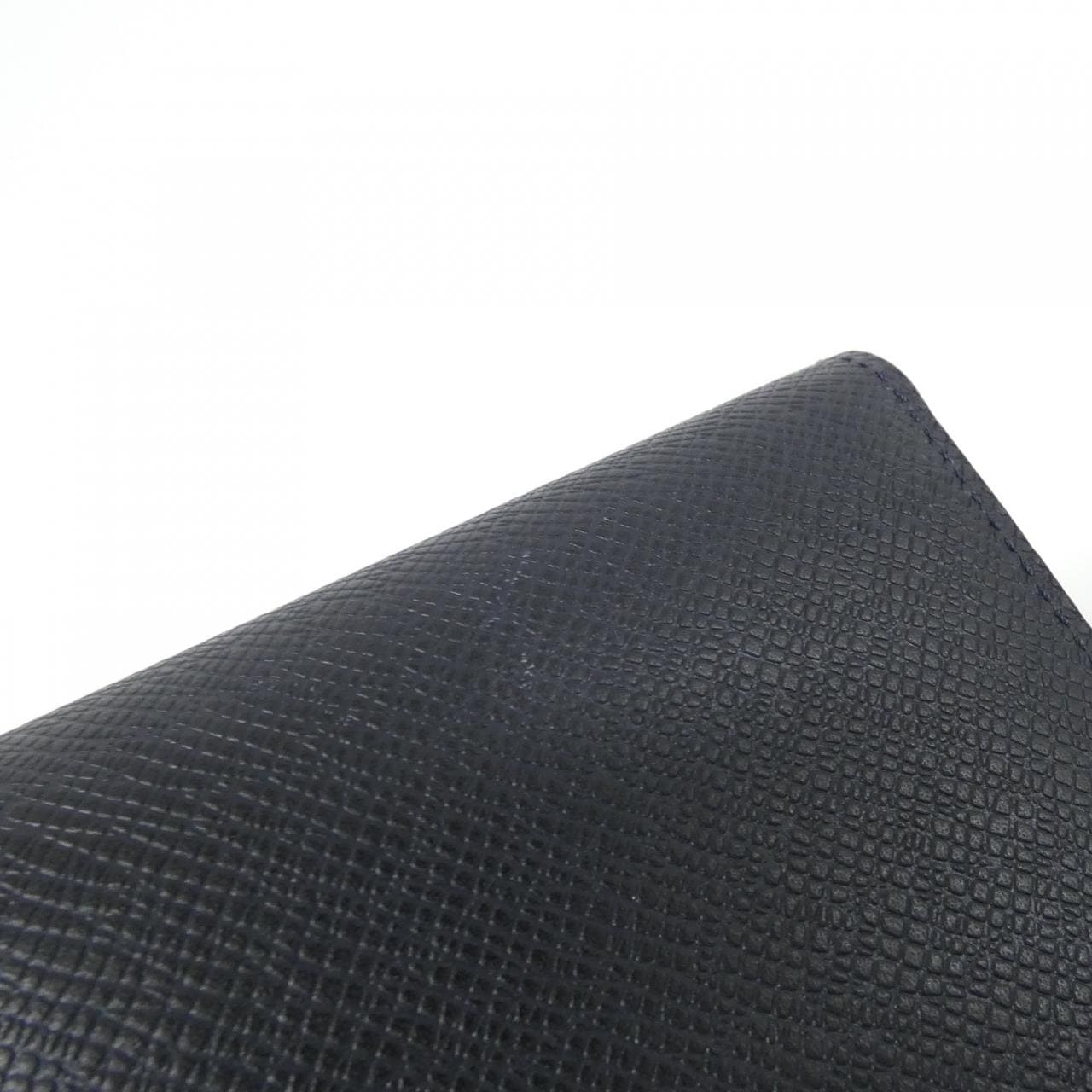 LOUIS VUITTON M32649 Wallet 3
