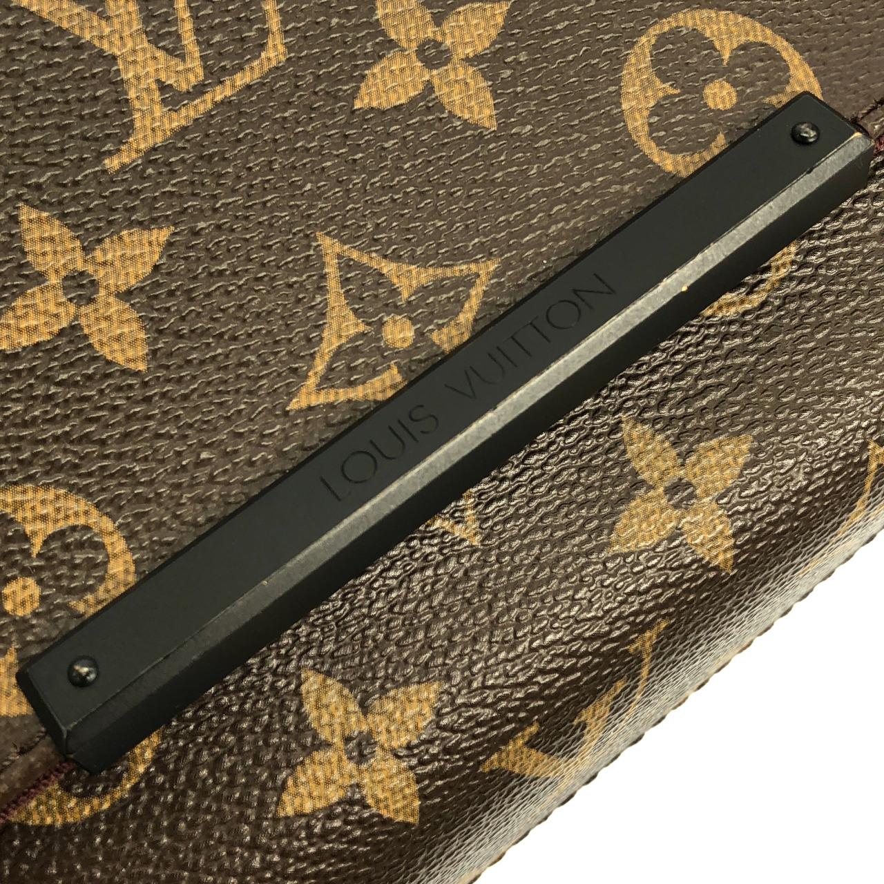 LOUIS VUITTON District M40935 Shoulder Monogram 5