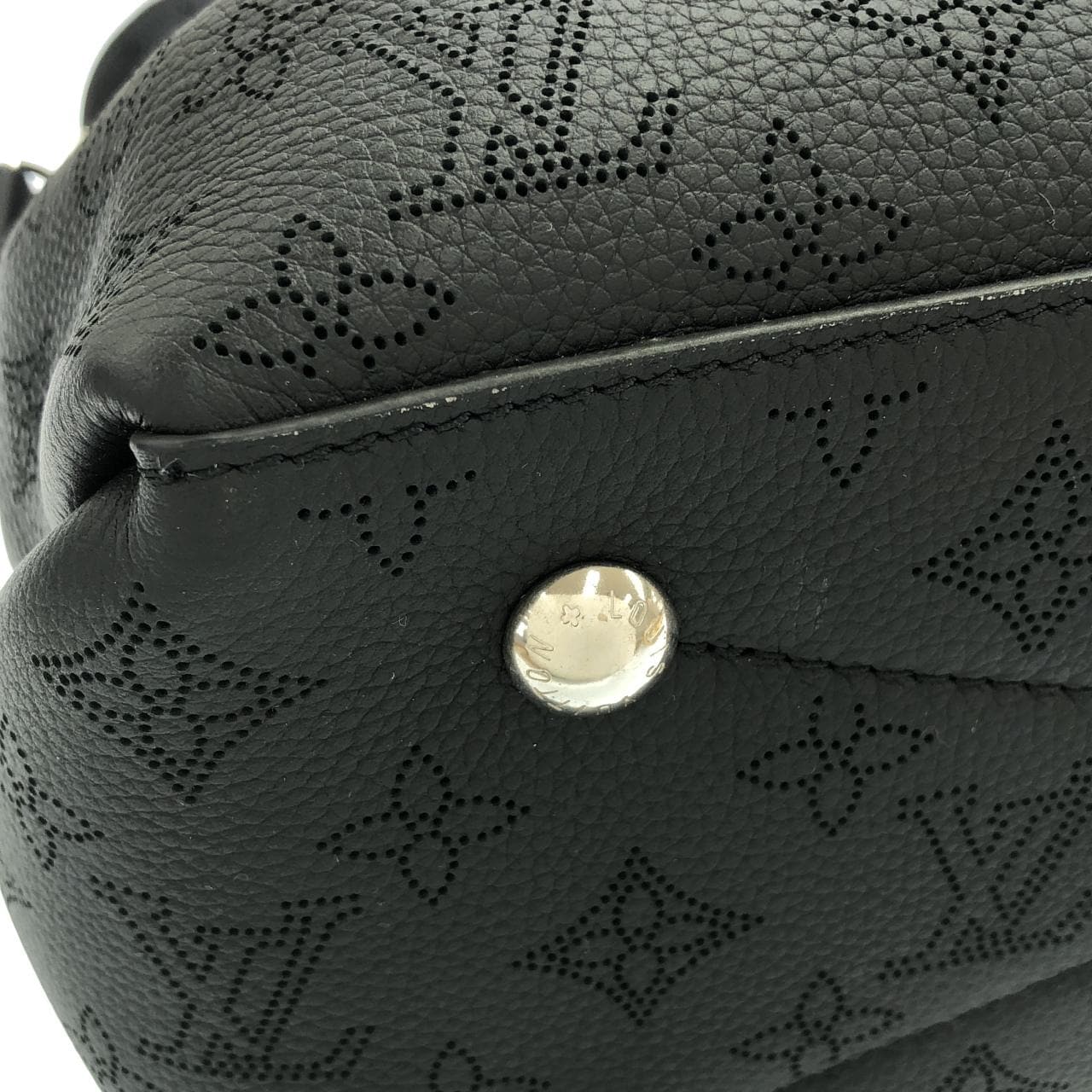 LOUIS VUITTON Mahina M59200 托特包 3