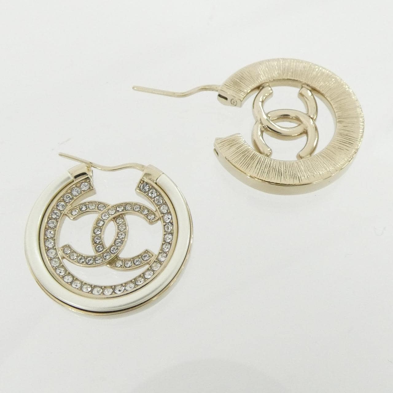CHANEL AB6732 Accessories 3