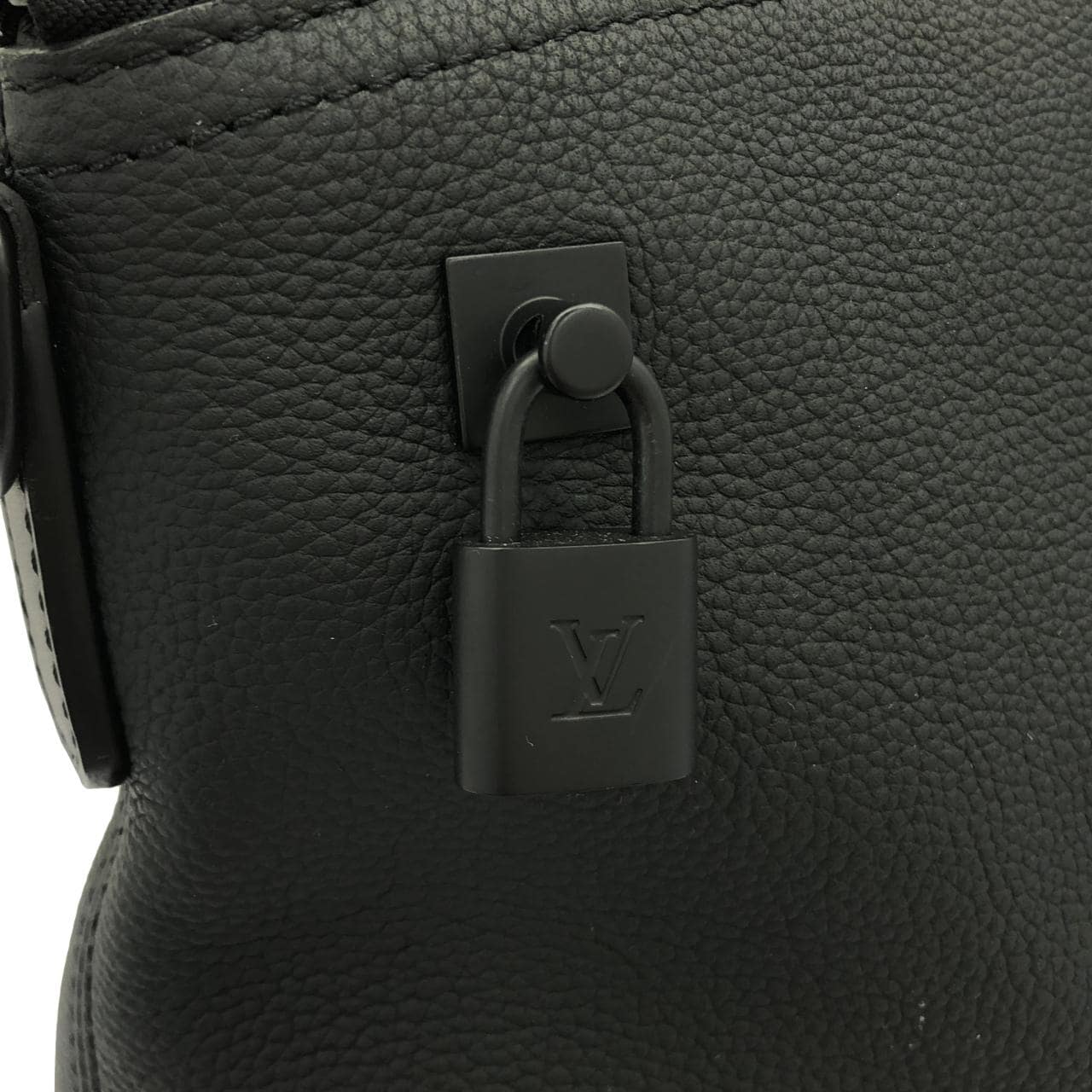 LOUIS VUITTON Lockit M59158 Handbag Lambskin 5