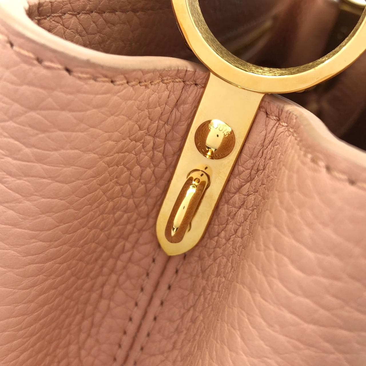 LOUIS VUITTON Capucines M21045 Handbag 4
