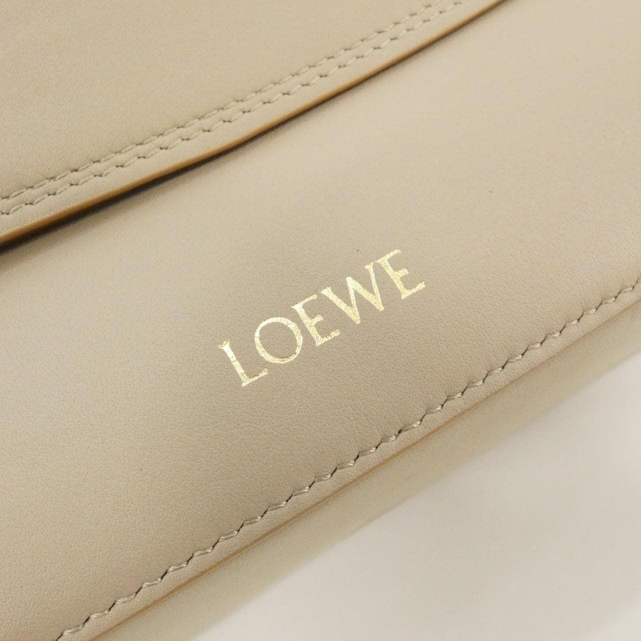 LOEWE AP22P22X07 肩背包 4