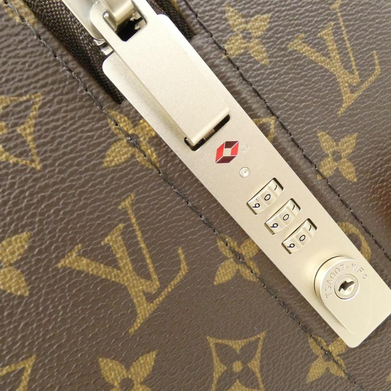 LOUIS VUITTON M23203 Bag Monogram 4