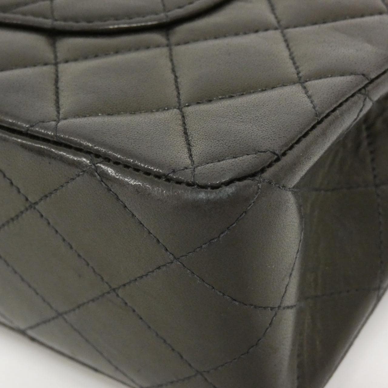 CHANEL Matelasse 1112 Shoulder Lambskin 3