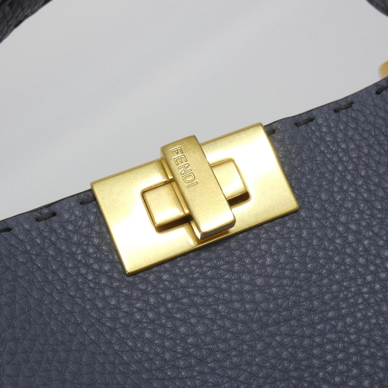 FENDI Peekaboo 8BN302 SMT Handbag 3