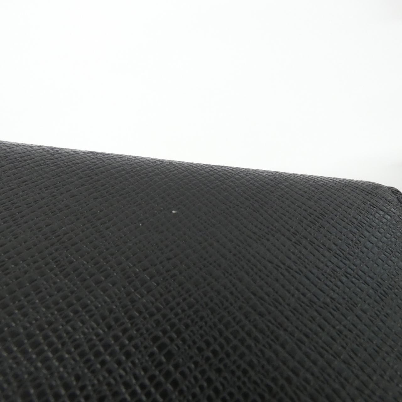 LOUIS VUITTON M30285 Wallet 3