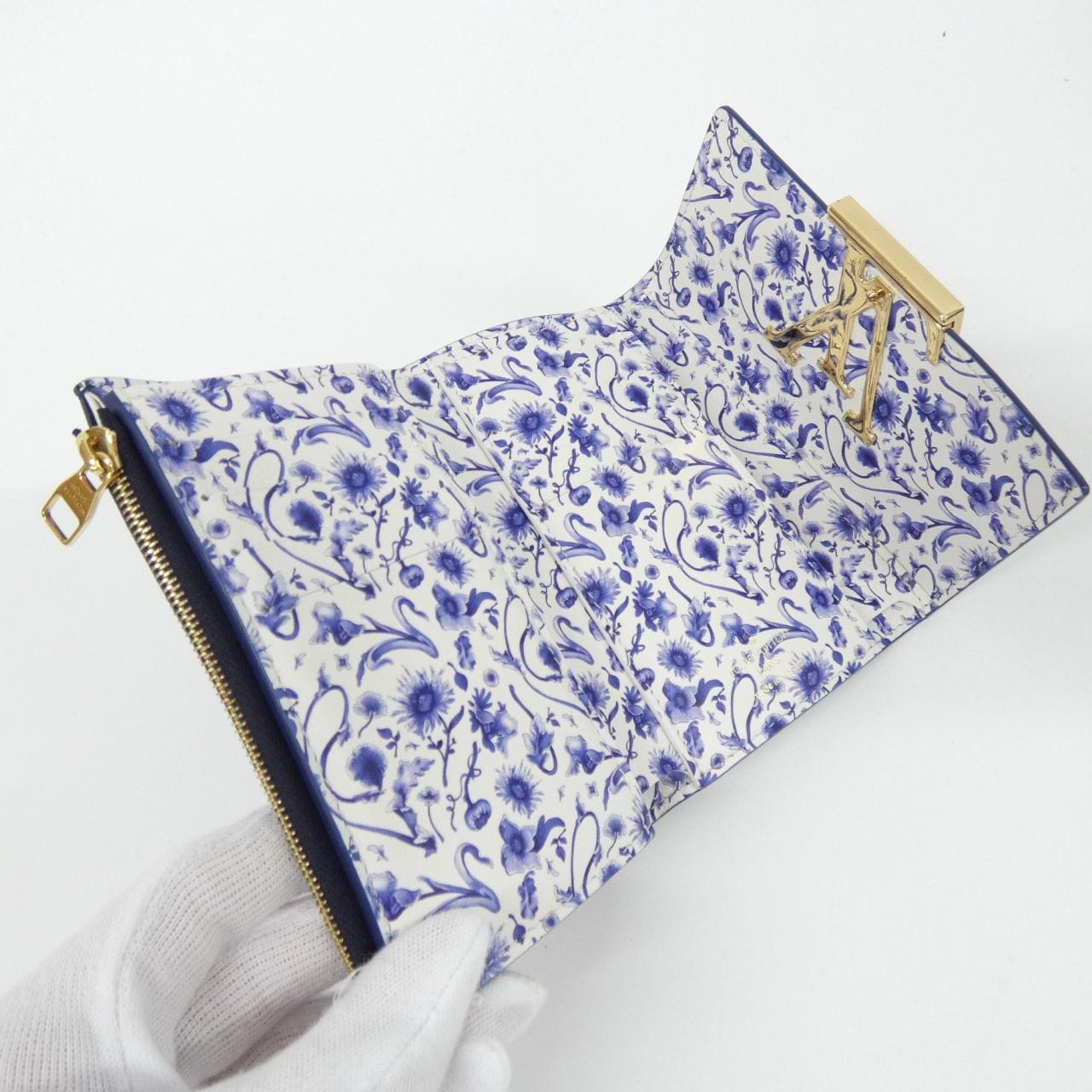 LOUIS VUITTON Capucines M82046 銀包 4