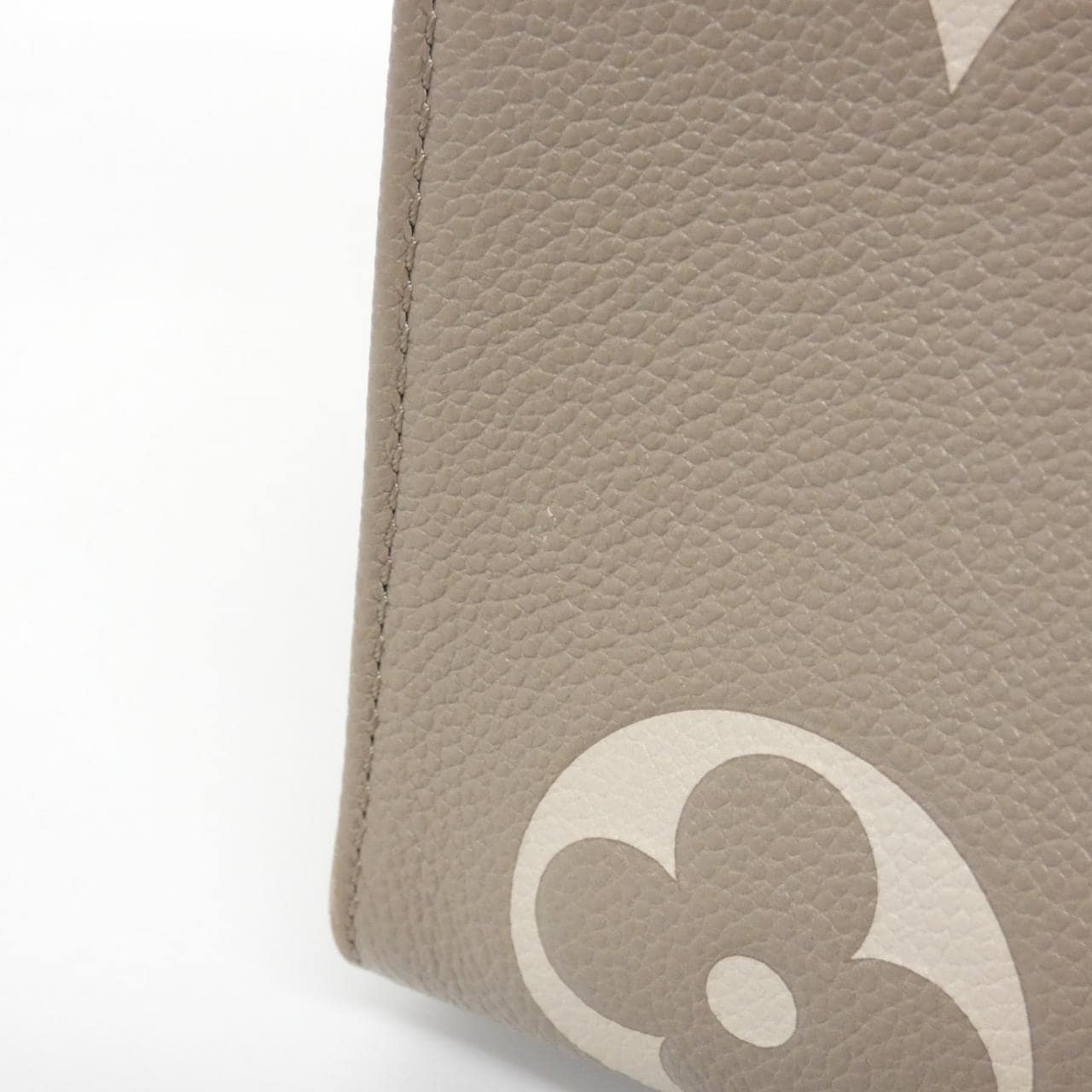 LOUIS VUITTON OnTheGo M45494 Handbag Monogram 3