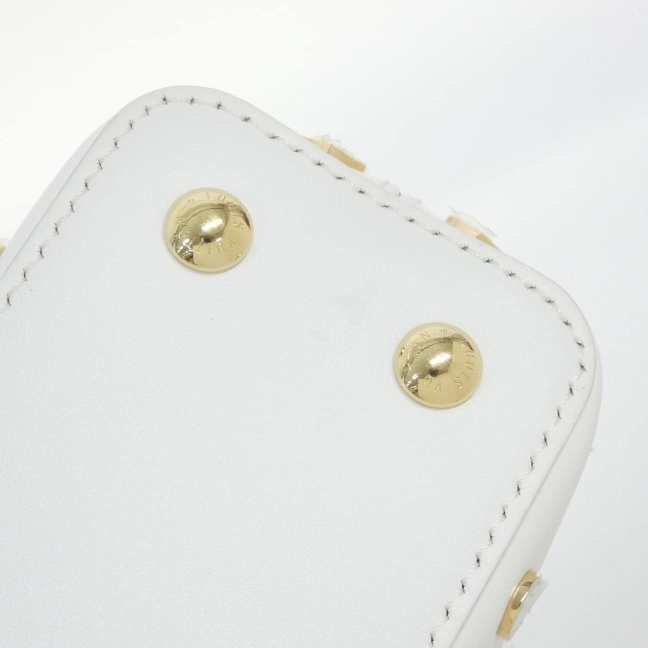 LOUIS VUITTON Capucines M14165 Handbag 3