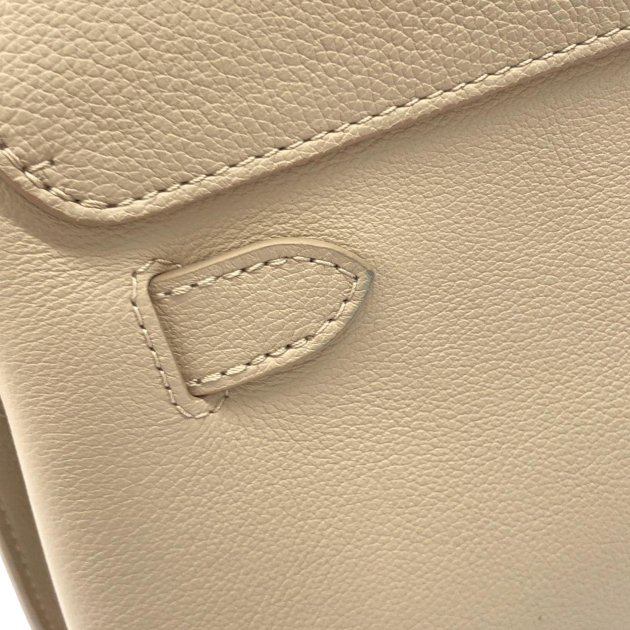 LOUIS VUITTON M21052 Handbag 5