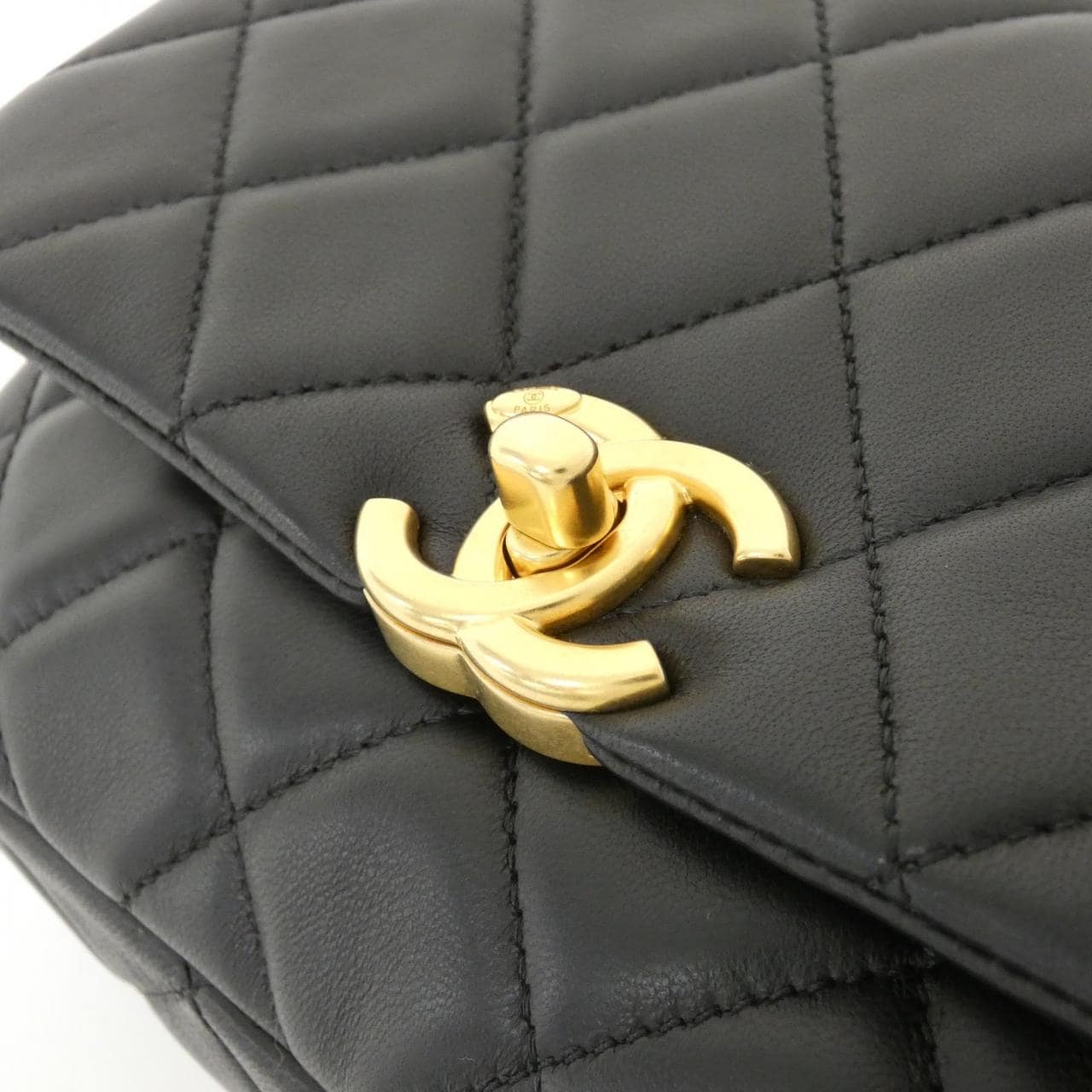 CHANEL AS5352 肩背包 羊皮 4
