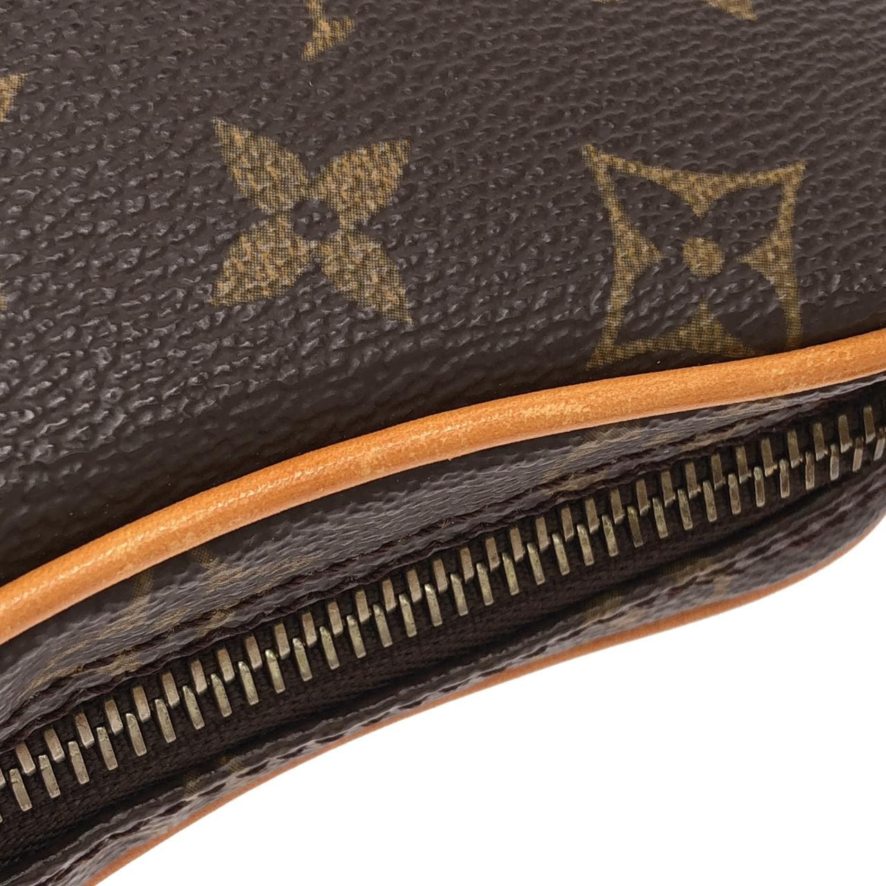 LOUIS VUITTON Pochette M51510 肩背包 Monogram 3