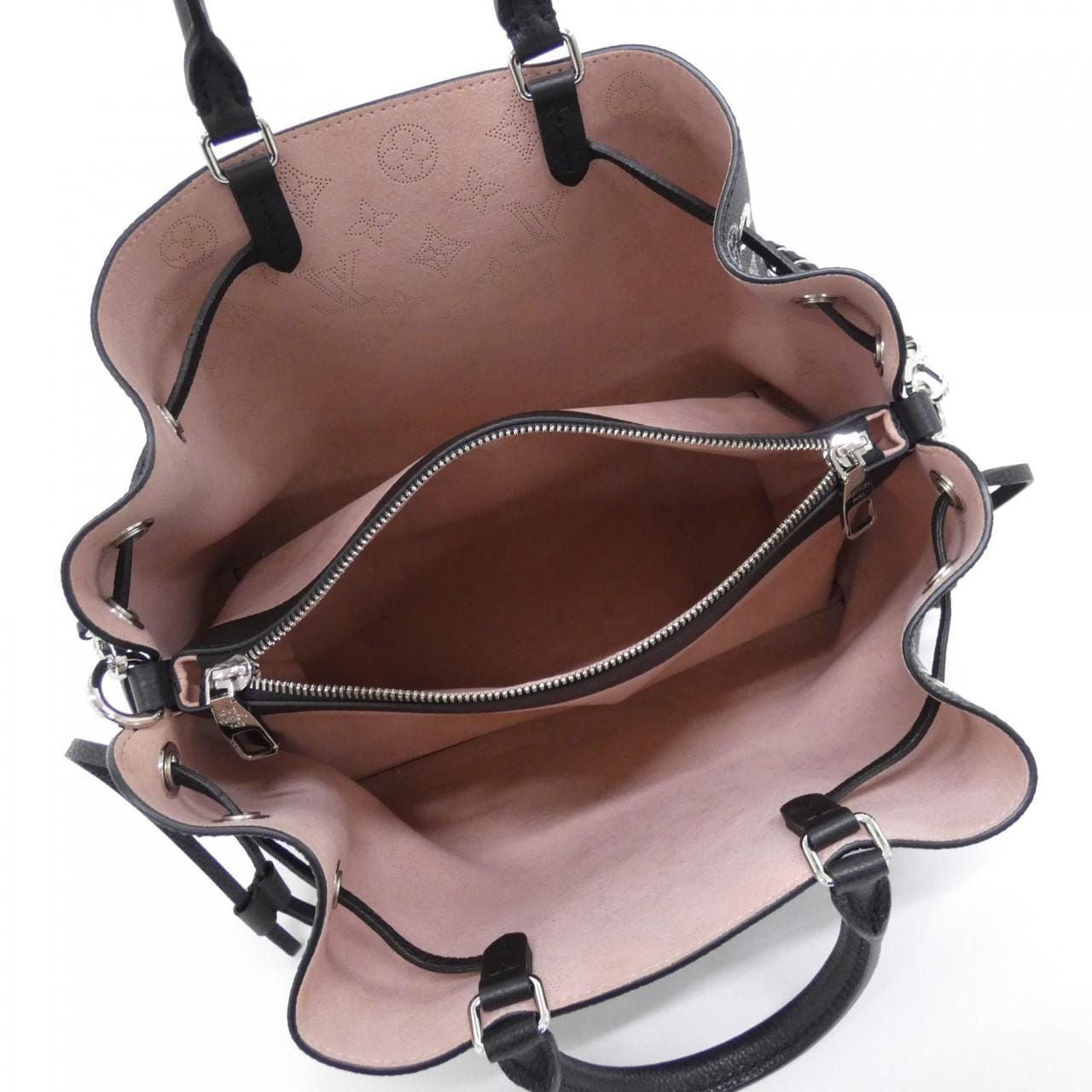 LOUIS VUITTON Mahina M21107 Tote 5