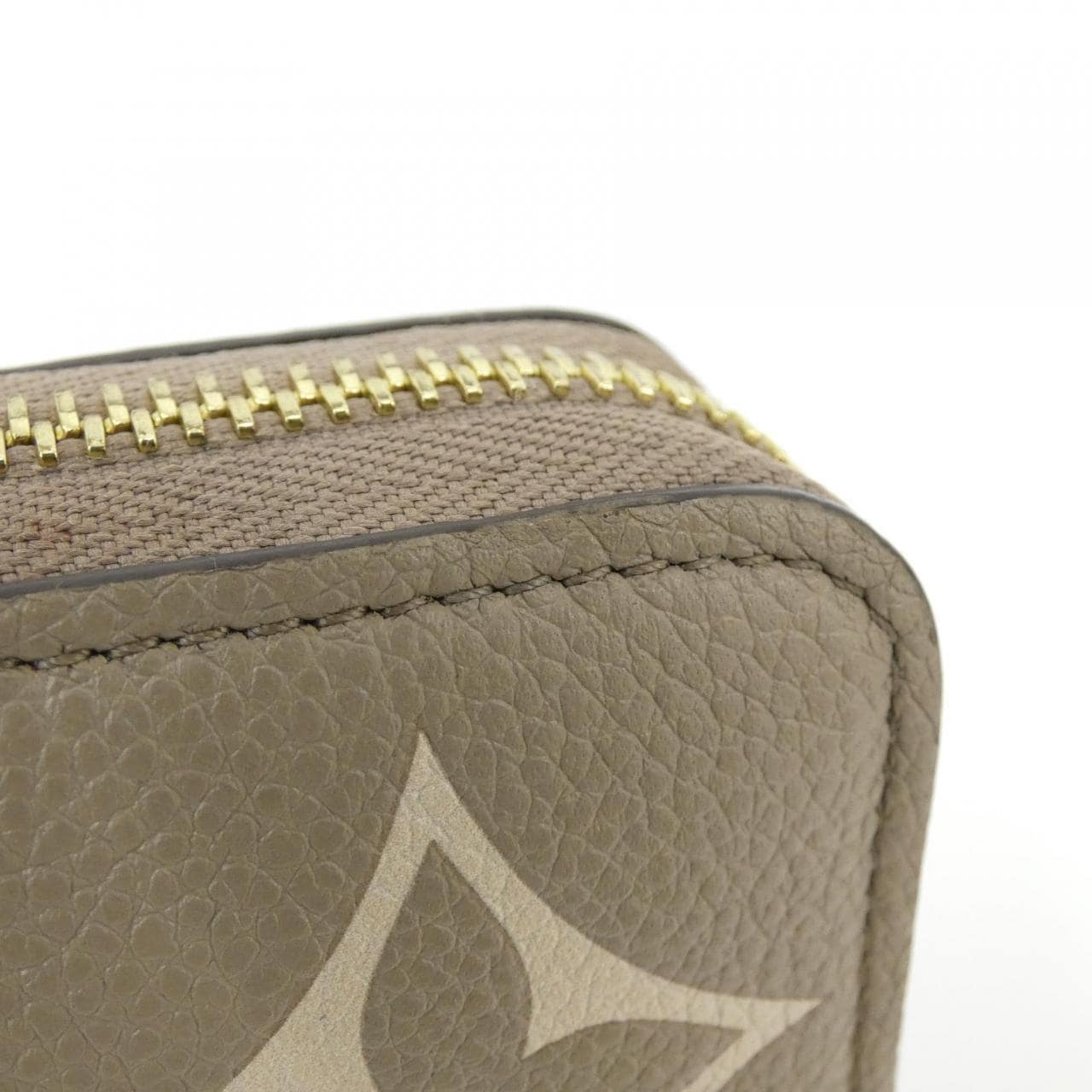 LOUIS VUITTON M69794 Wallet Monogram 3