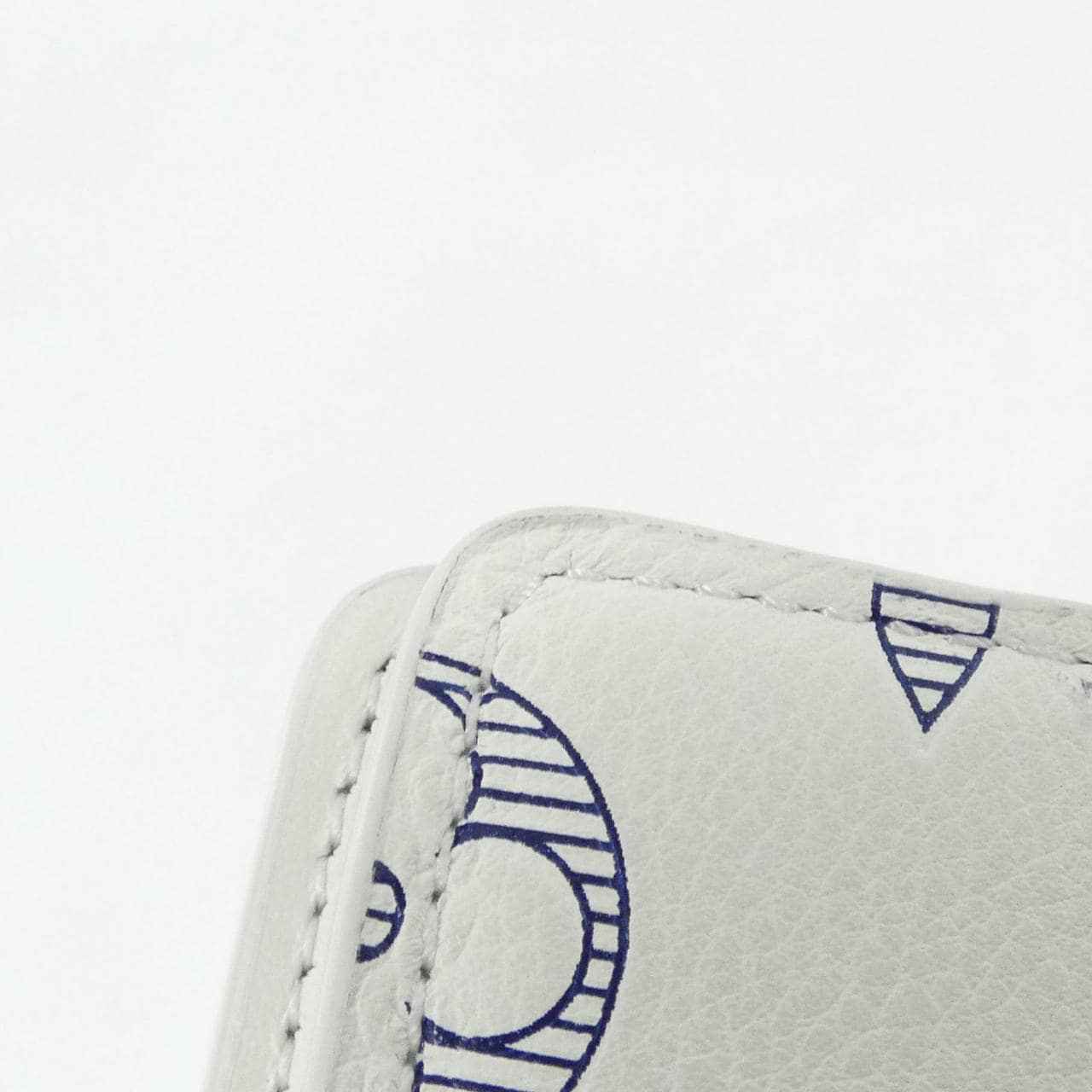 LOUIS VUITTON M83377 卡片套 Monogram 4