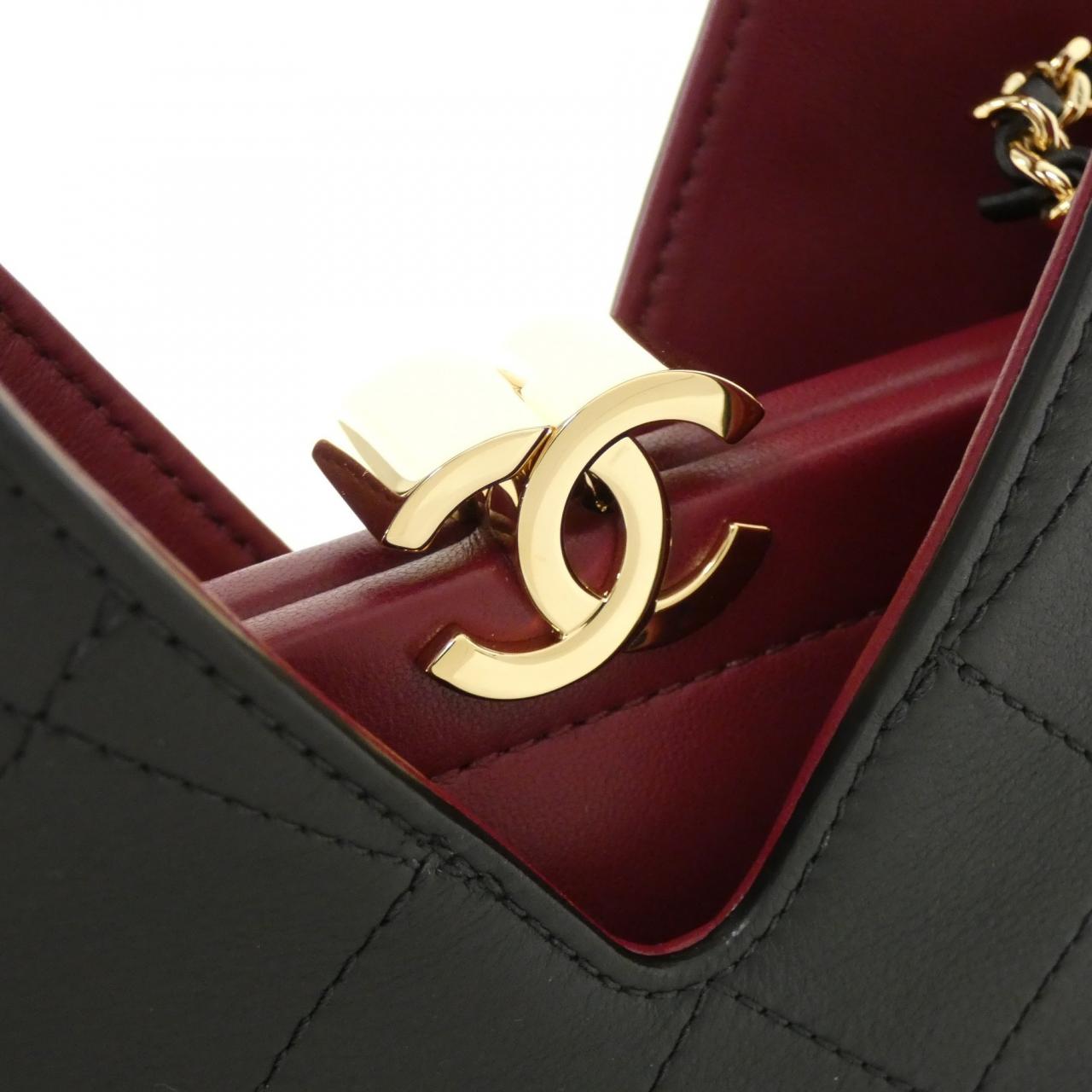 CHANEL AS6392 Handbag 3