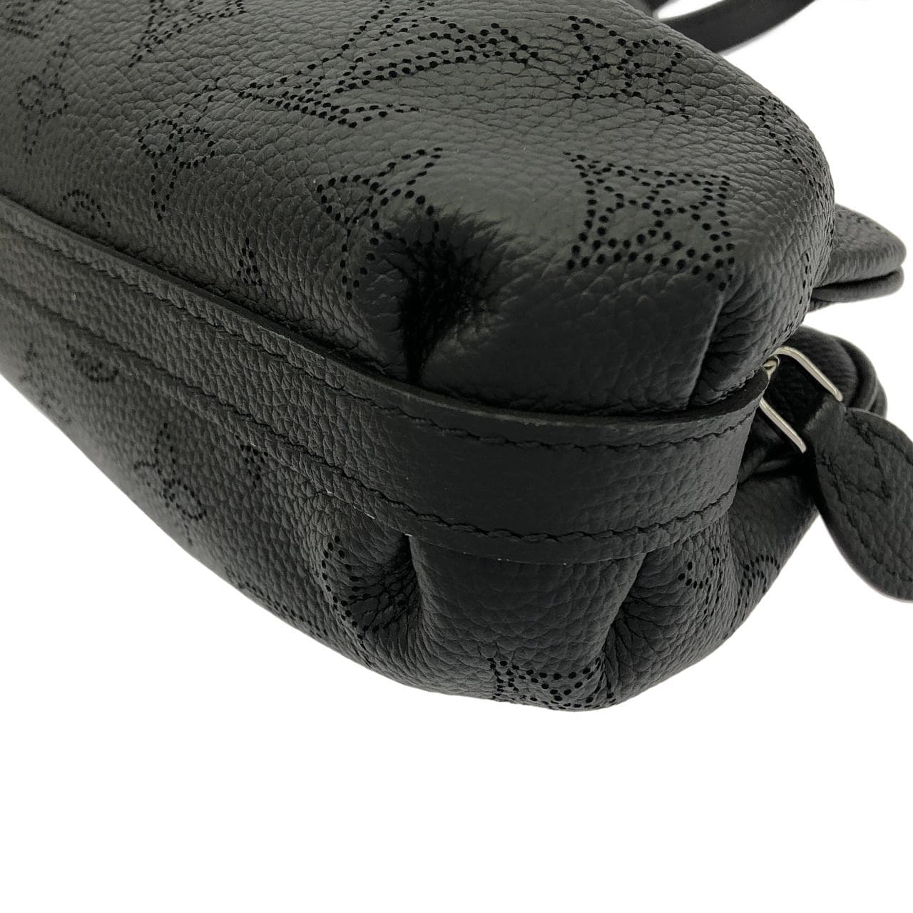LOUIS VUITTON Mahina M80093 Shoulder 3